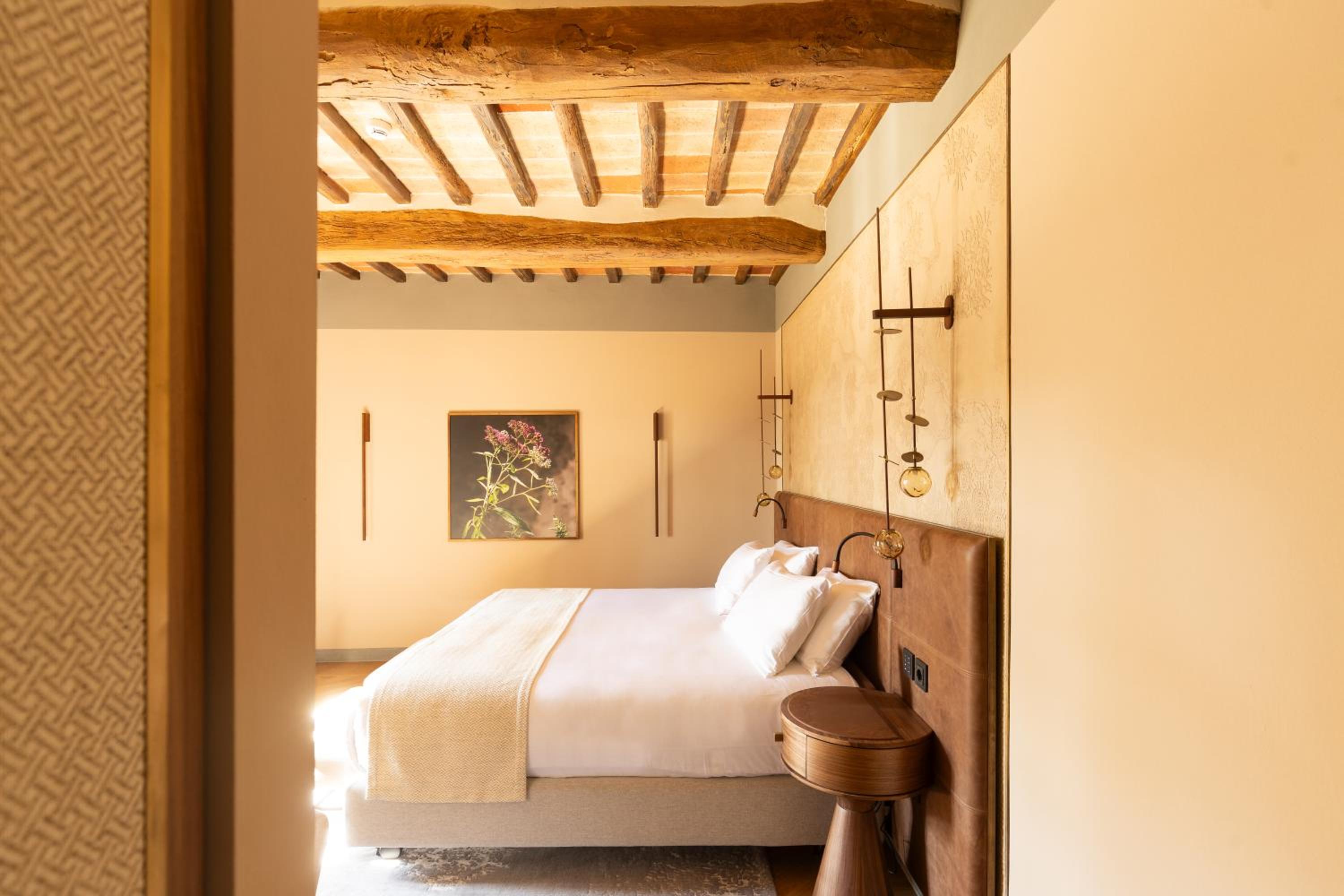 Two-Bedroom Suite - Photo 4