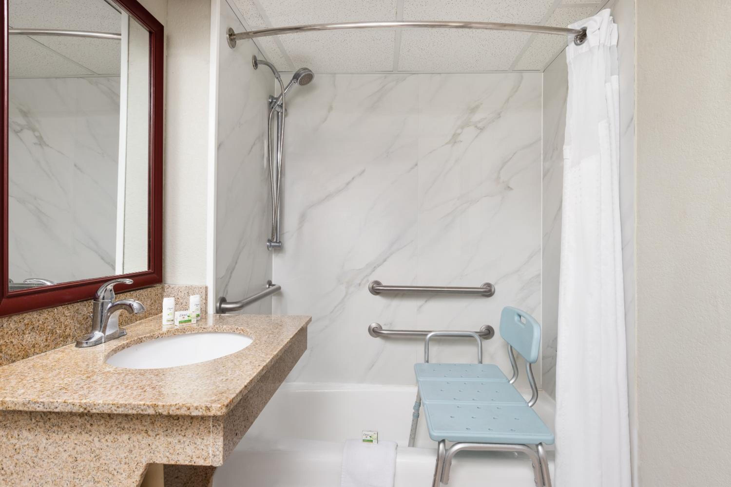 King Room - Disability Access - Photo 4
