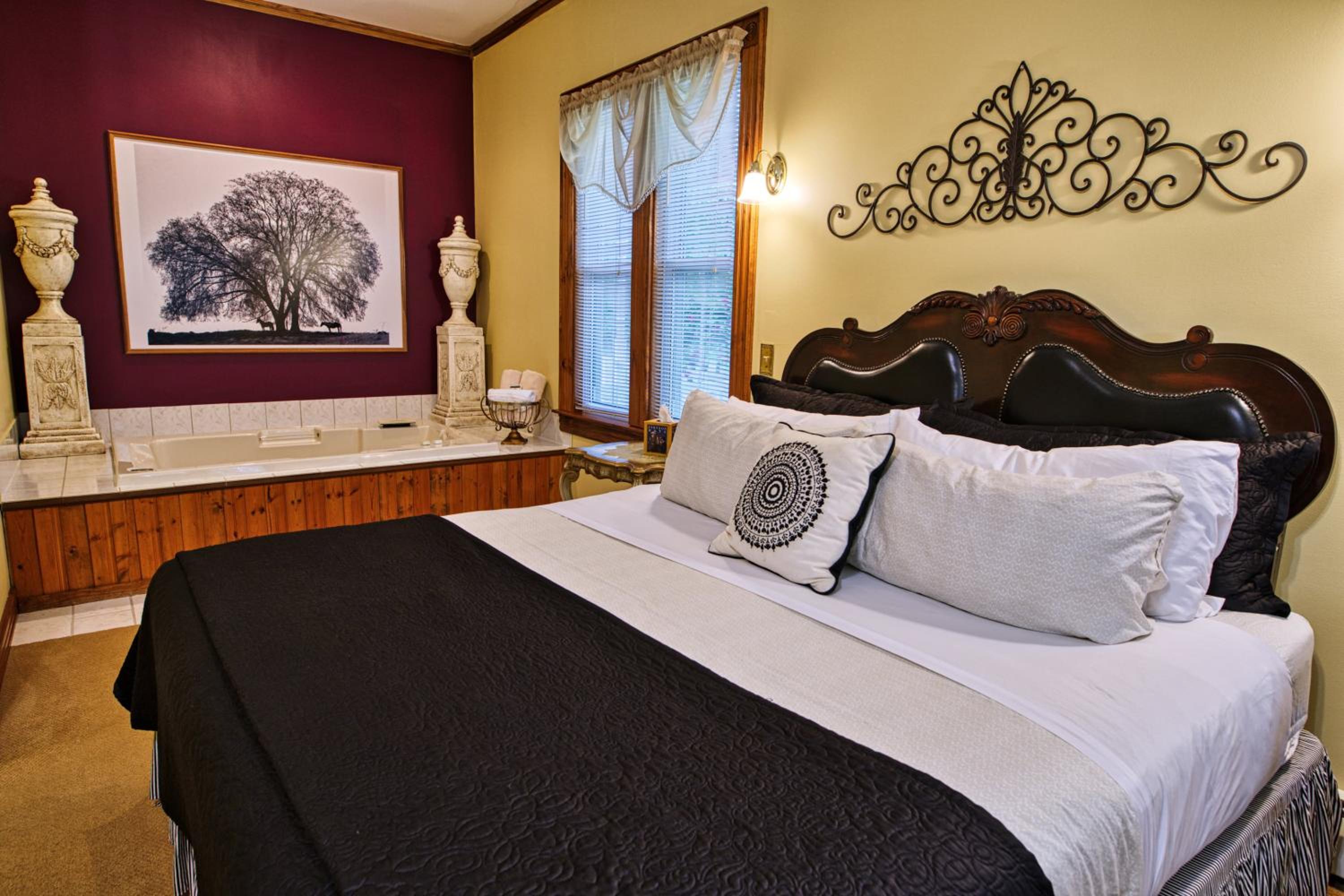 King Suite with Spa Bath
