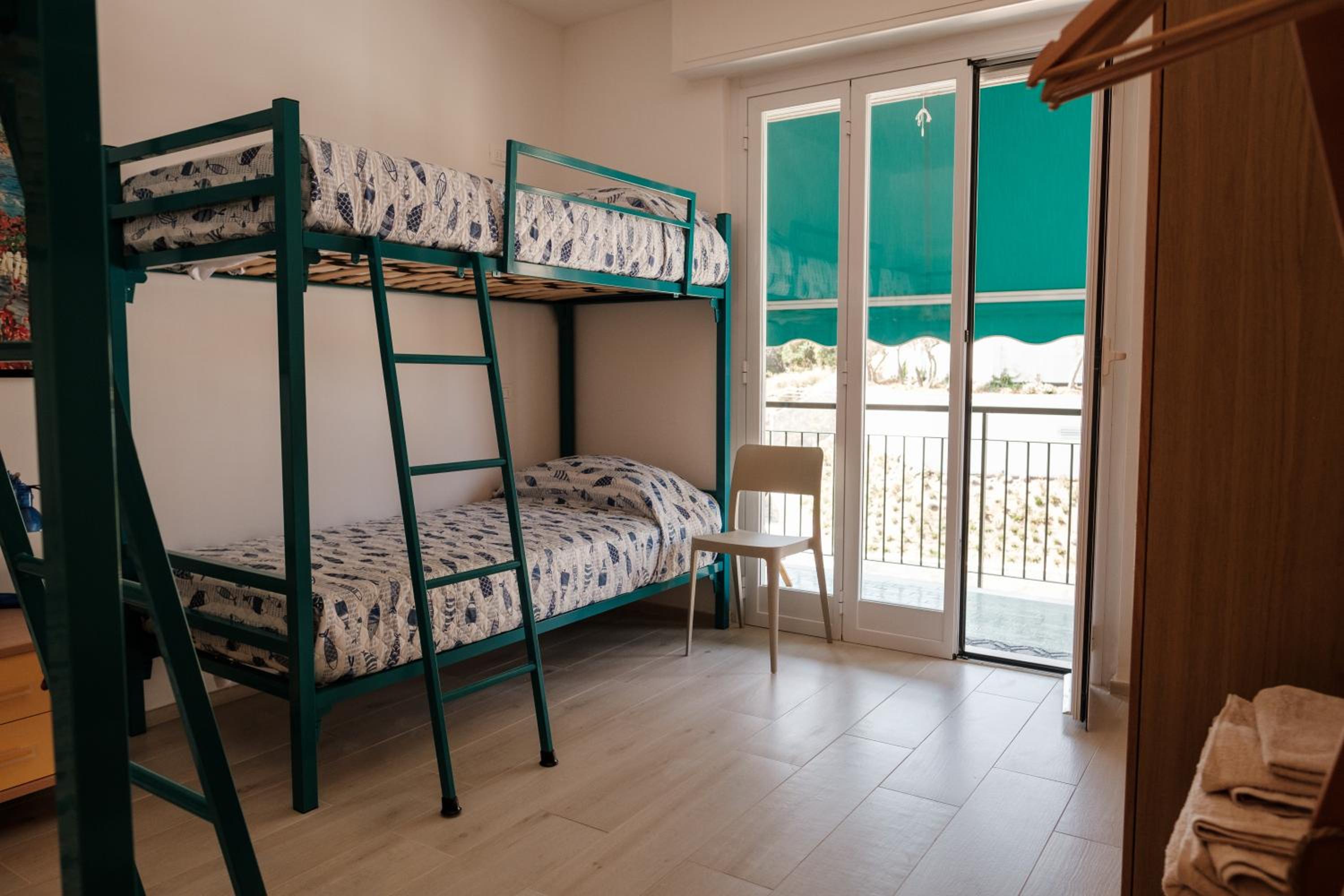 Two-Bedroom Apartment with Balcony and Sea View photo 3