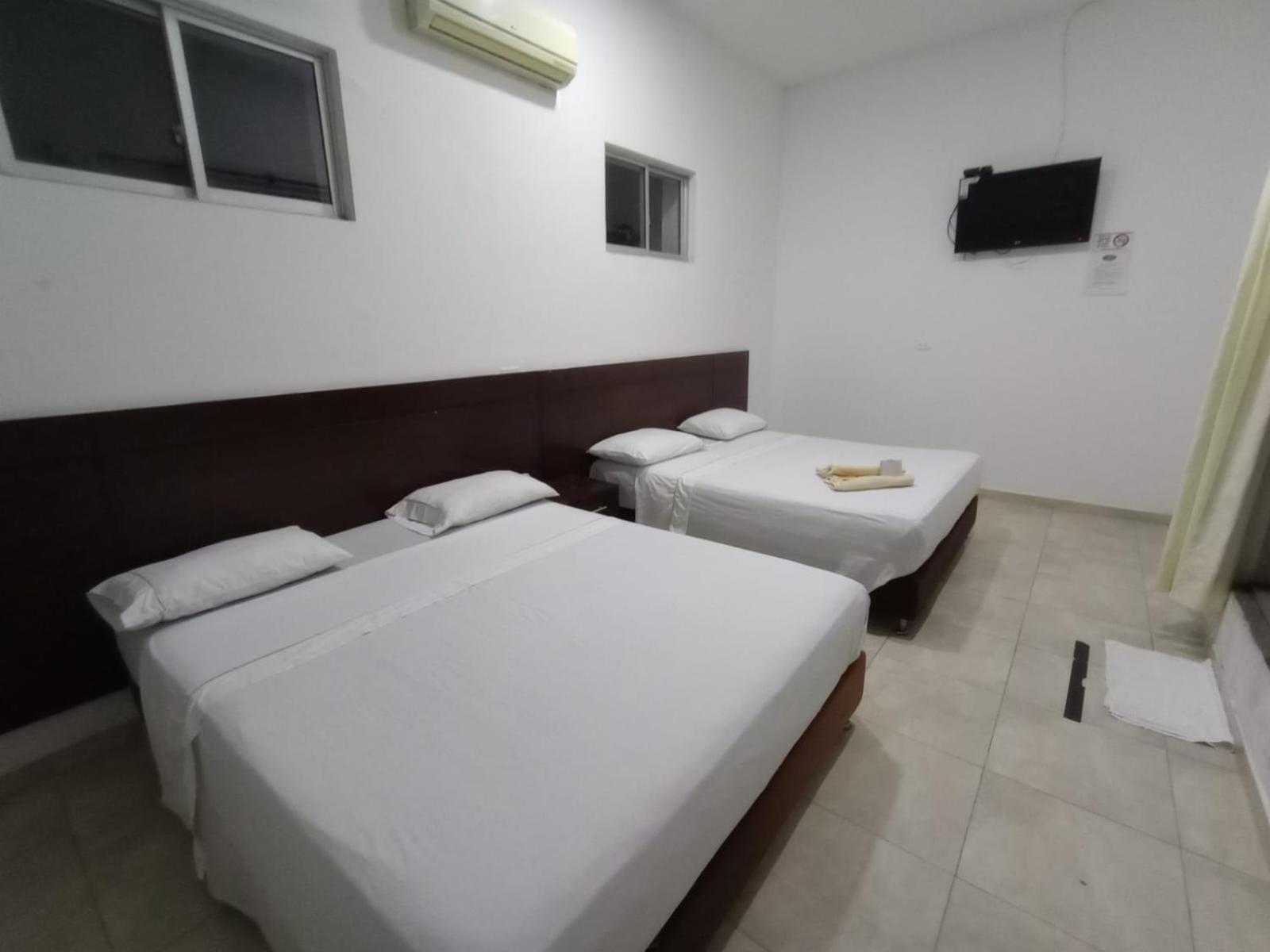 Double Room With Two Double Beds photo 2