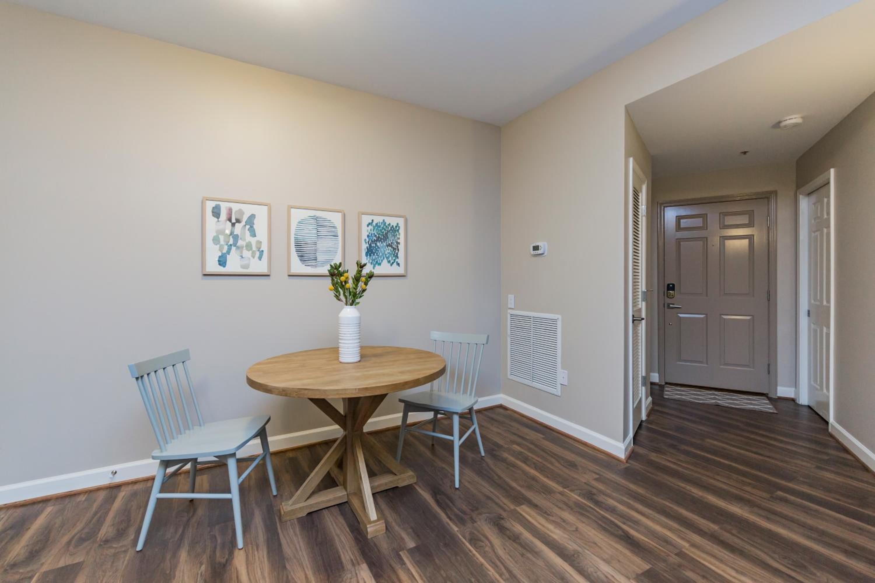 One-Bedroom Apartment With Balcony photo 2