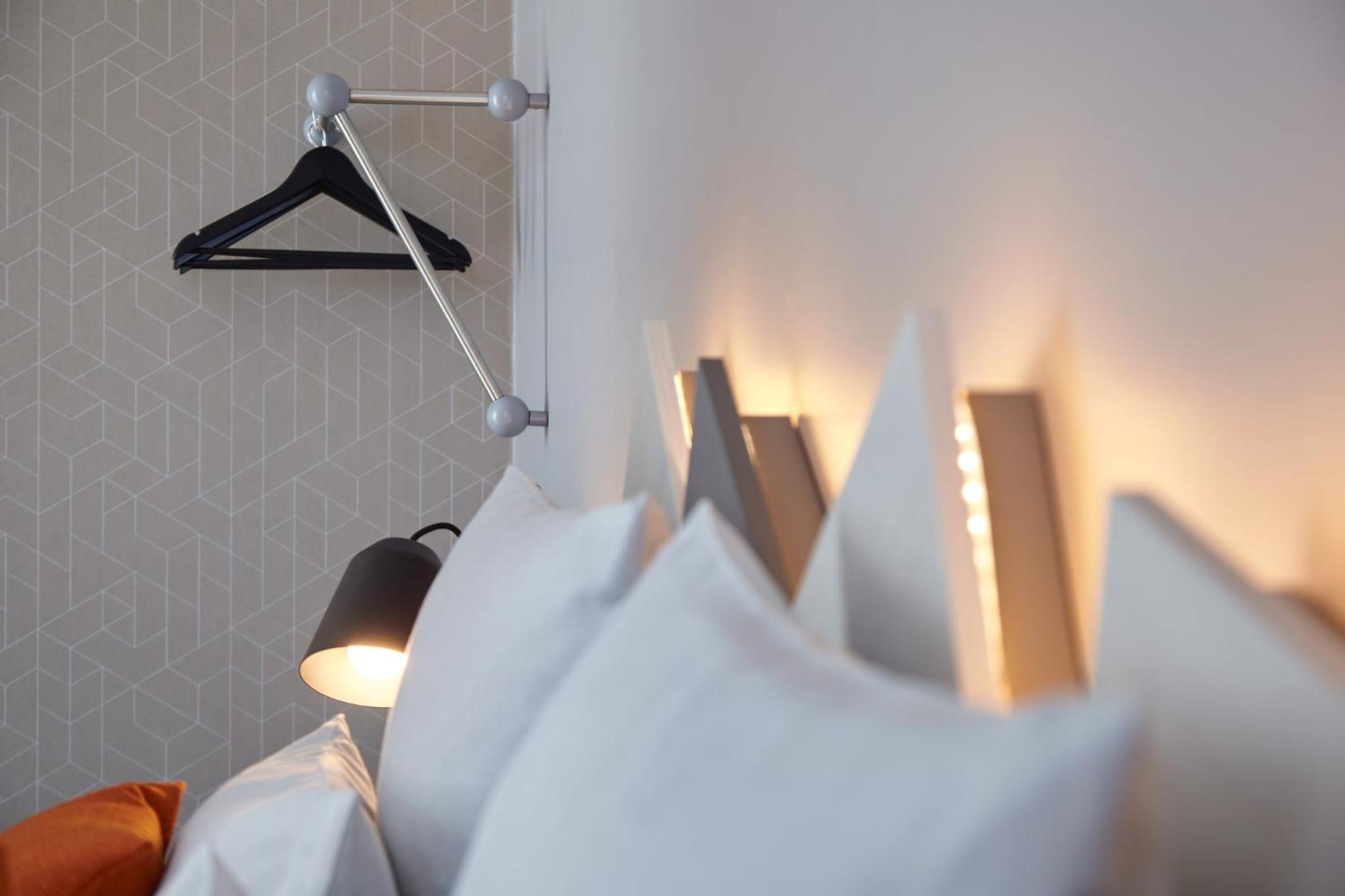 Premium Queen Room - Photo 3