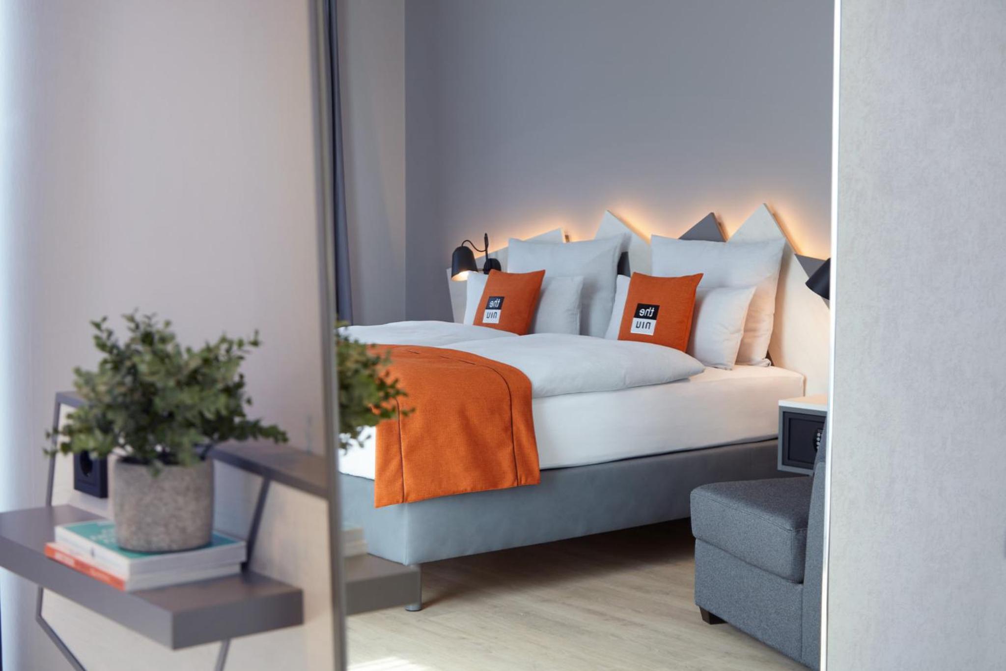 Premium Queen Room - Photo 9