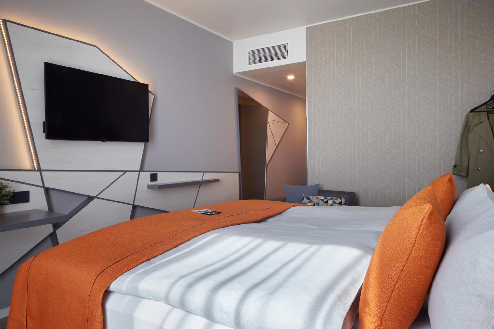 Standard Queen Room - Photo 2
