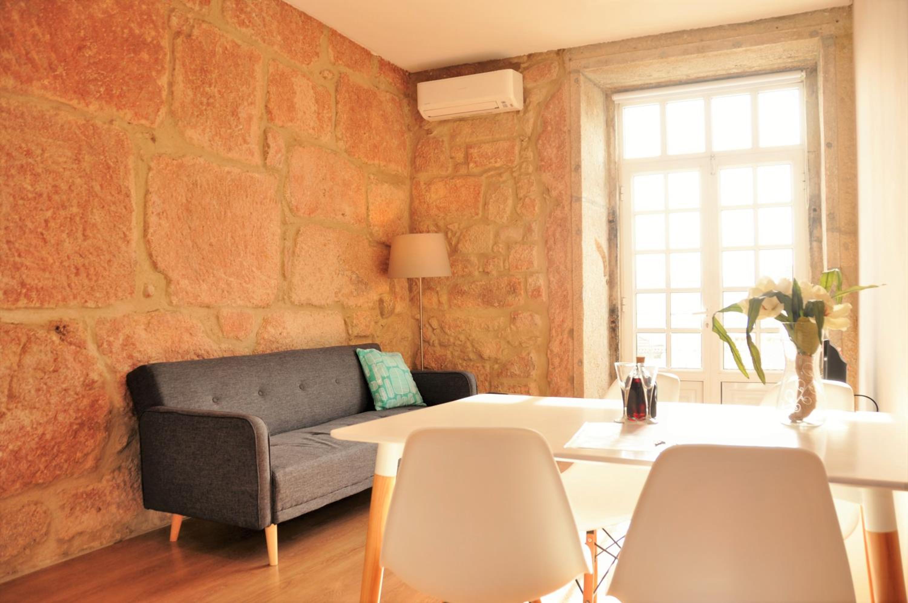 One-Bedroom Apartment with River View - Photo 17