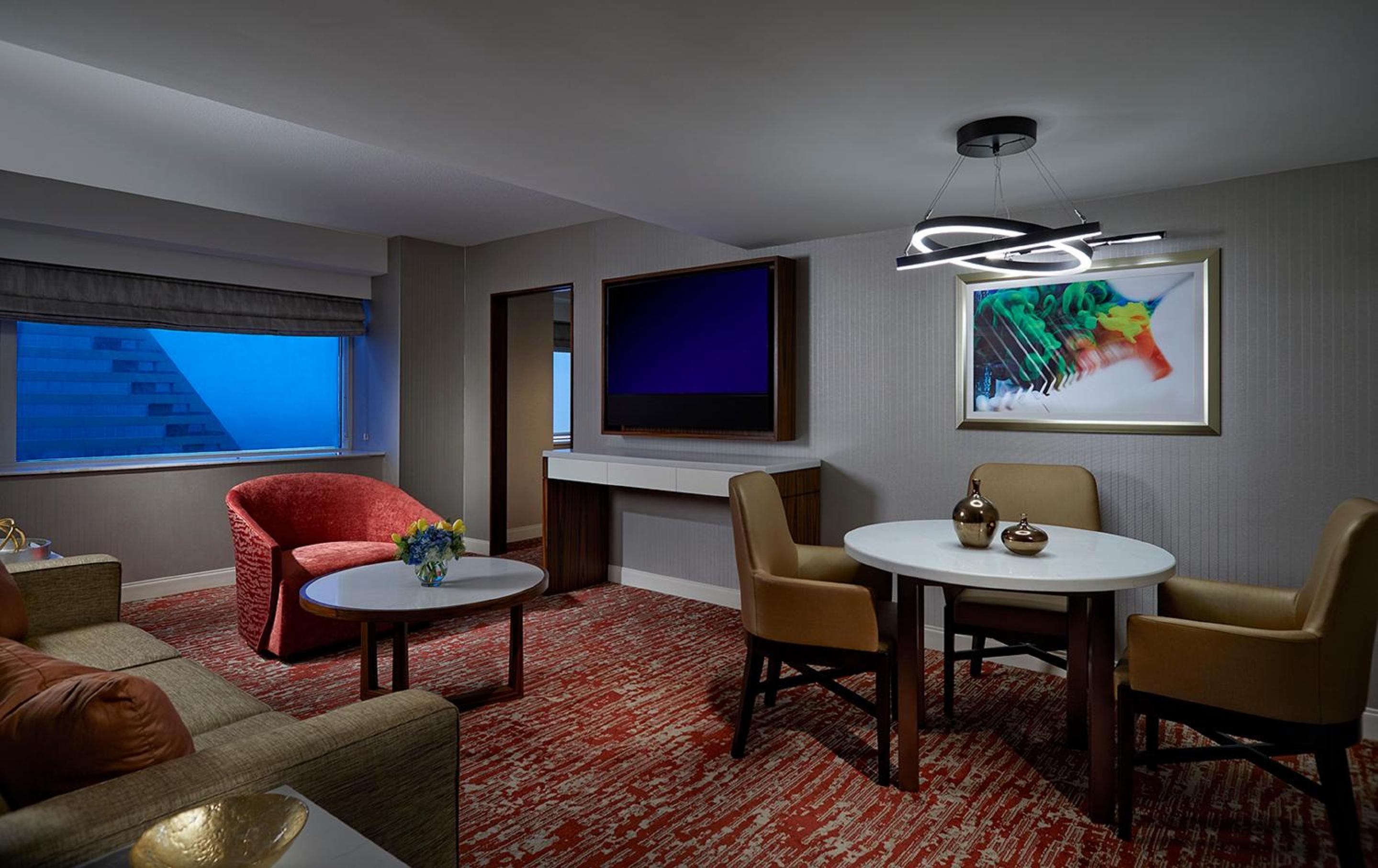 South Tower Fillmore Suite - Photo 2
