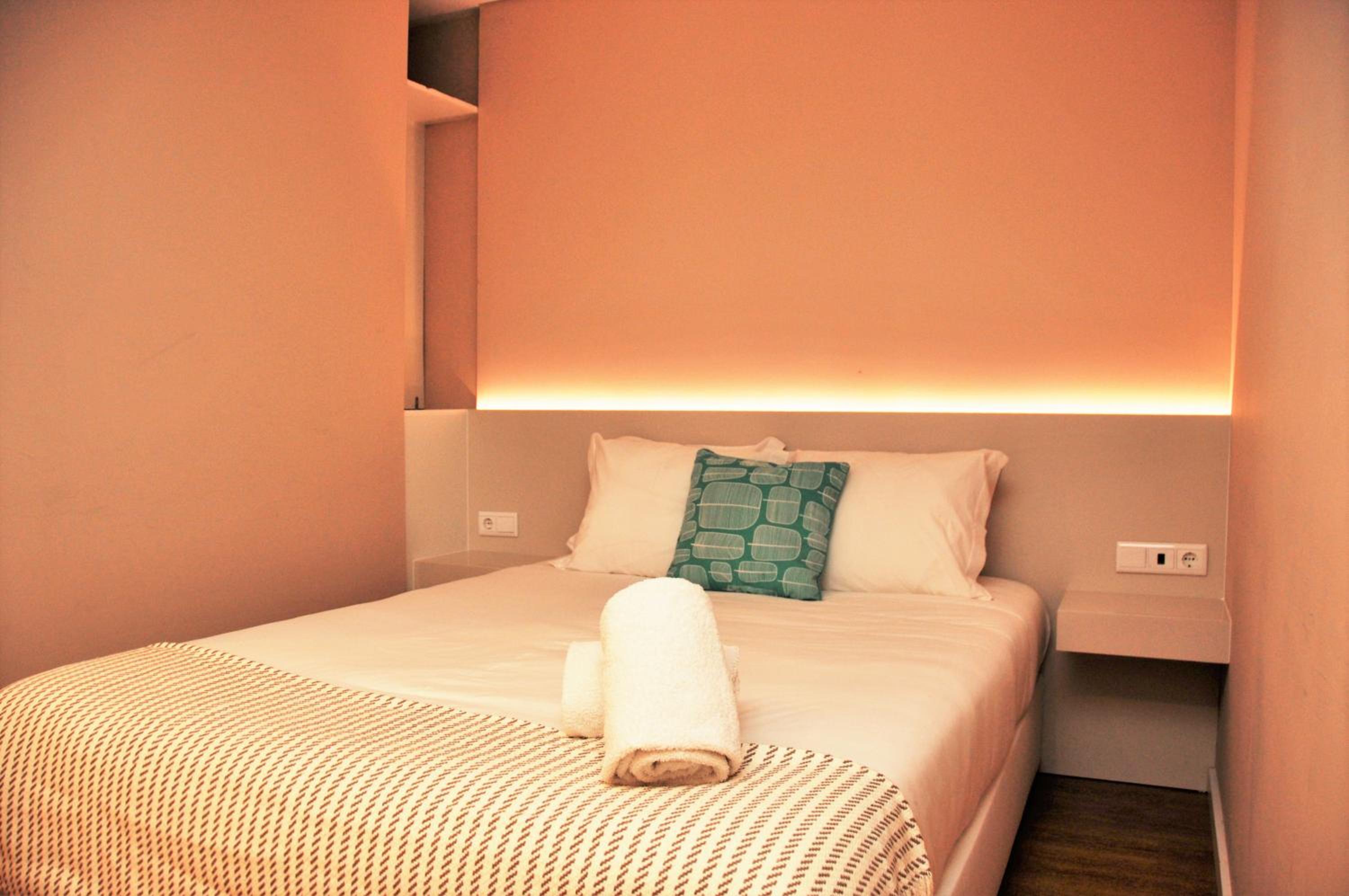 One-Bedroom Apartment with River View - Photo 5
