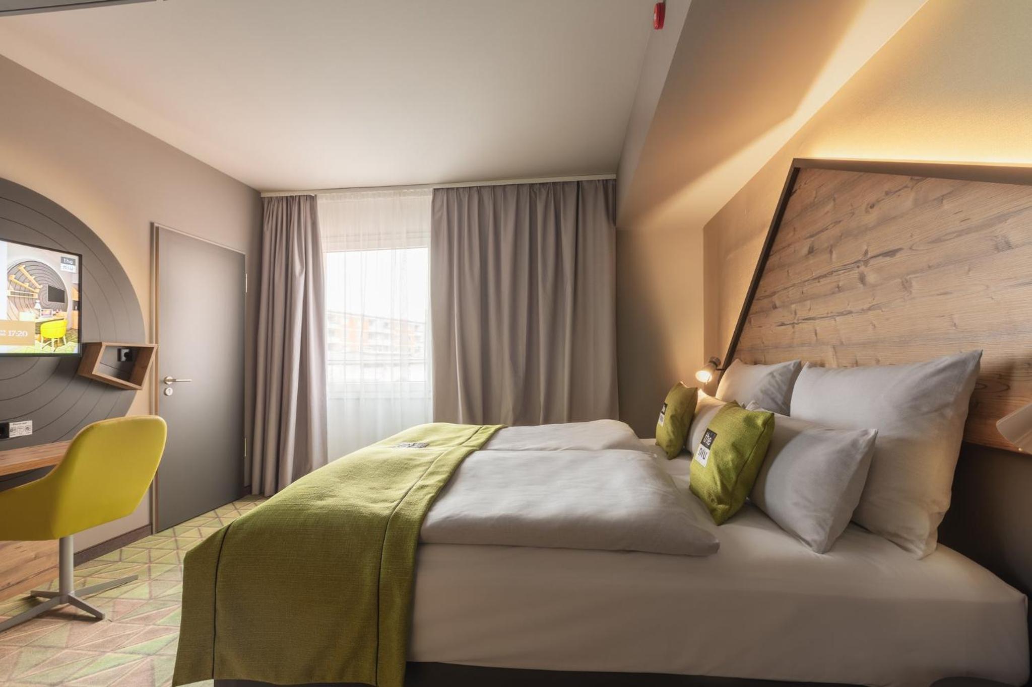 Queen Room - Accessible - Photo 1