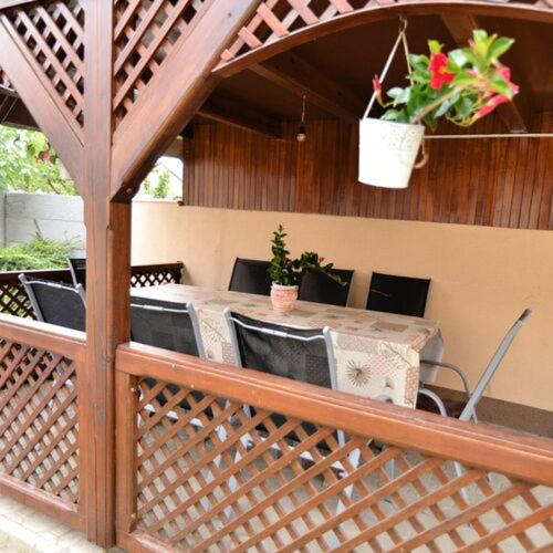 One-Bedroom Apartment with Garden View photo 3