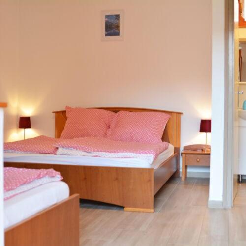 One-Bedroom Apartment with Garden photo 1
