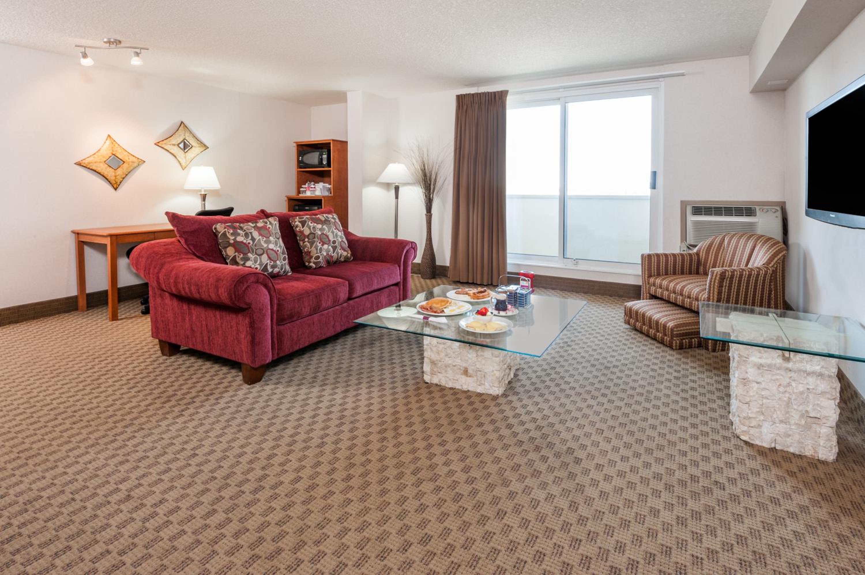 One-Bedroom King Suite with Jetted tub - Non-smoking - Photo 6