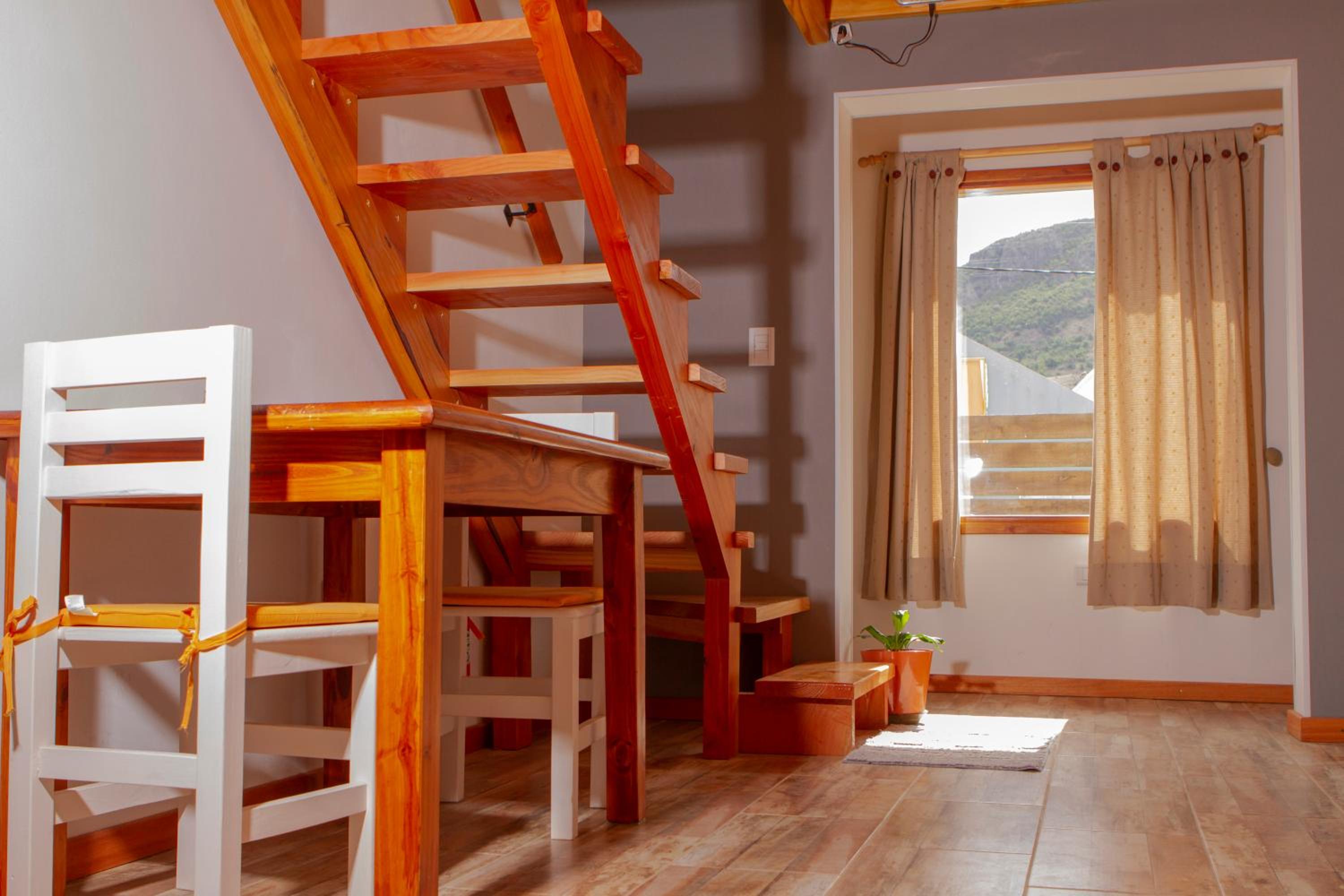 Apartment - Split Level photo 2