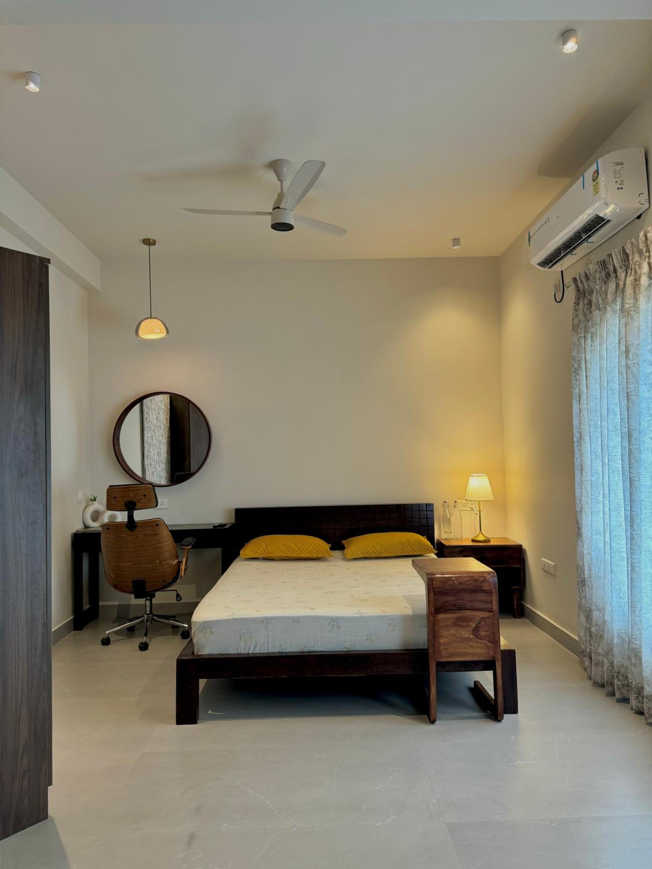 Deluxe Queen Room