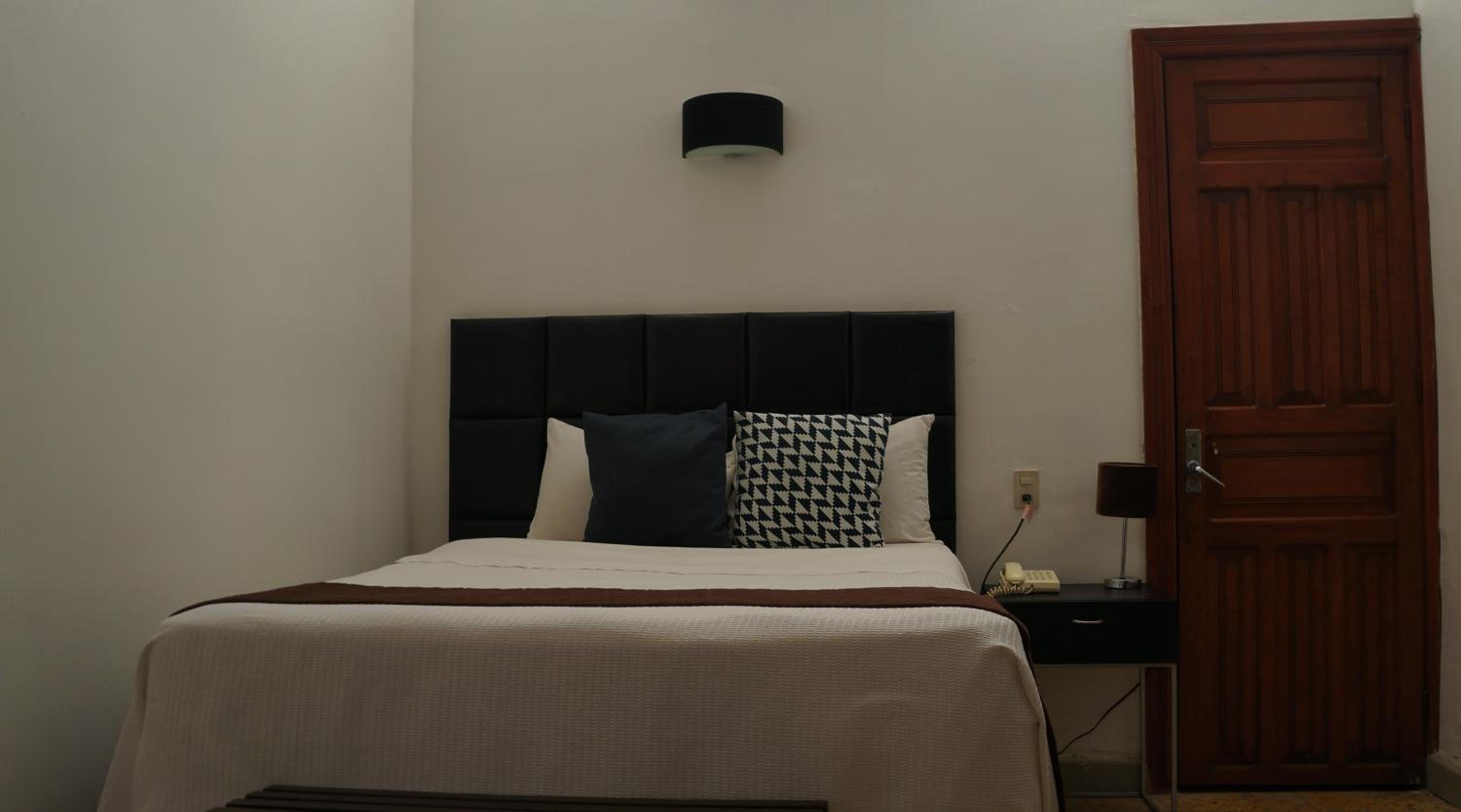 Standard Double or Twin Room photo 3