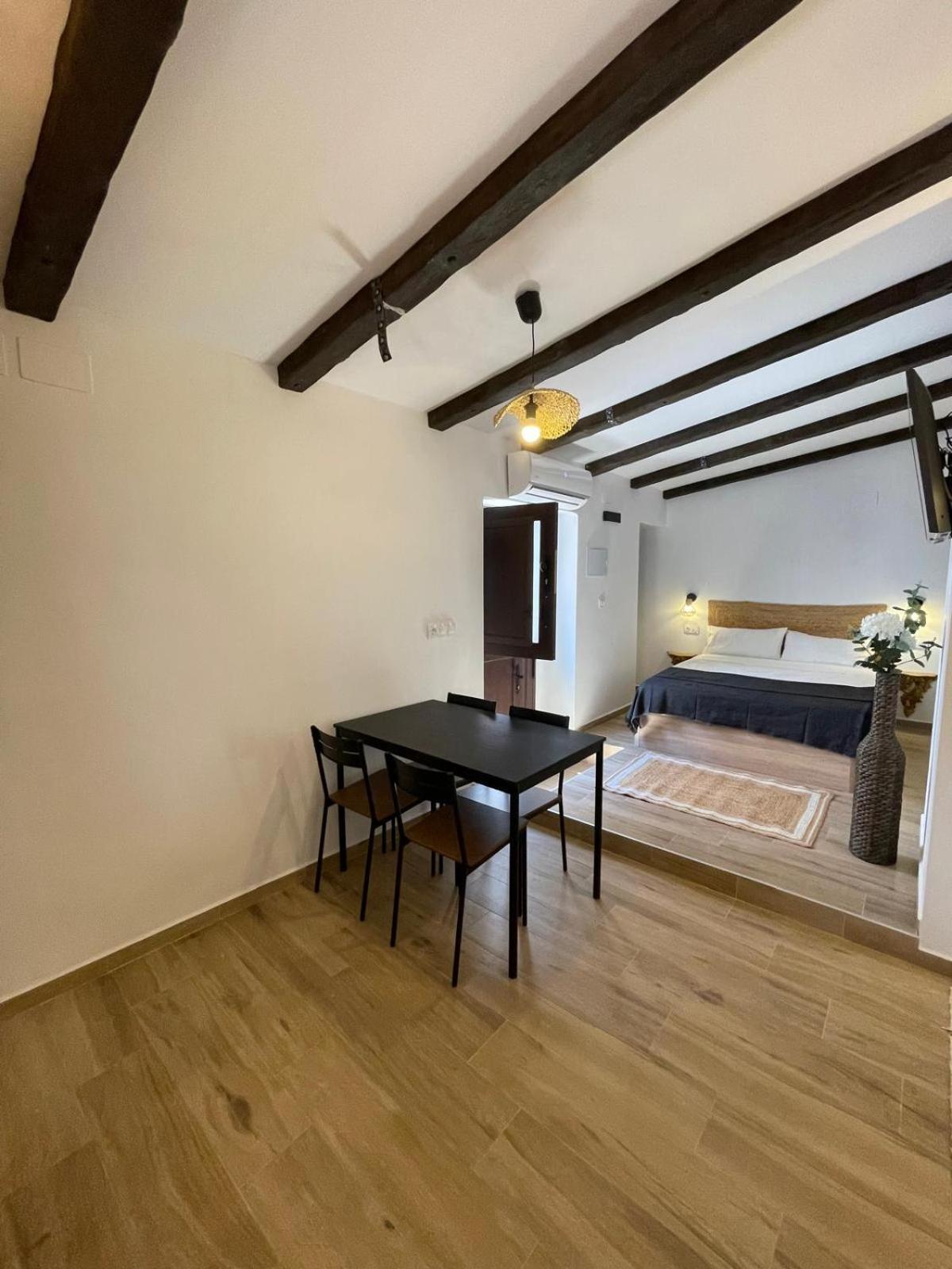 One-Bedroom House photo 2