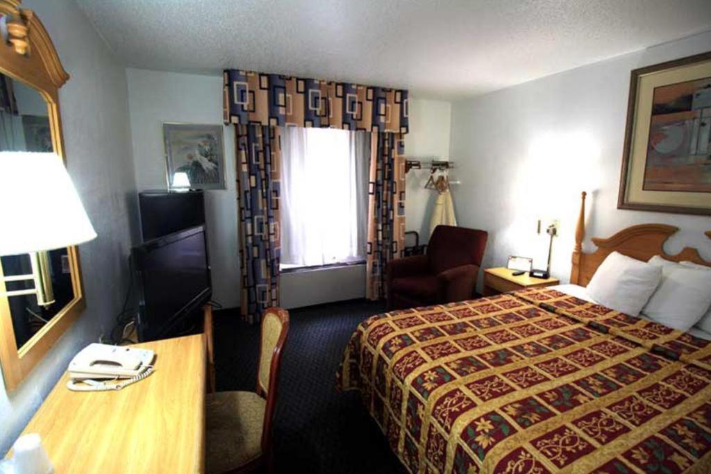 Standard Queen Room photo 1