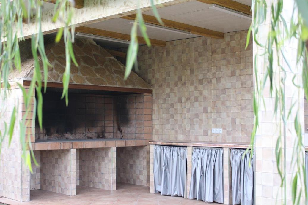 Two-Bedroom House - Photo 4