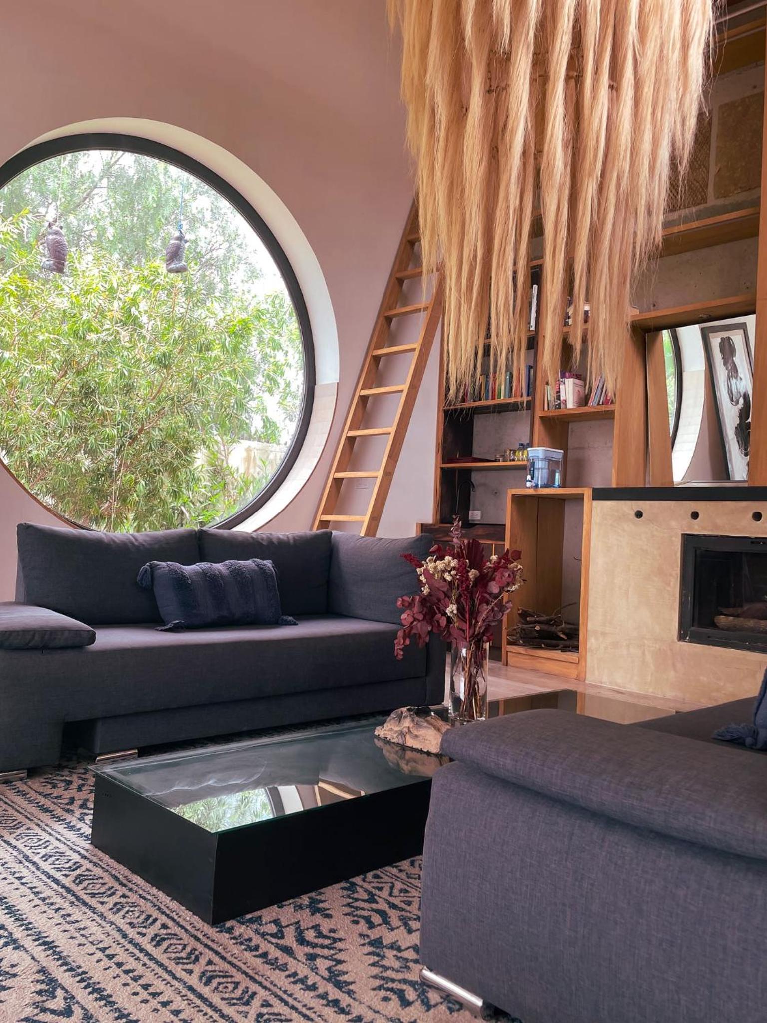 Family Room with Mountain View - Photo 15
