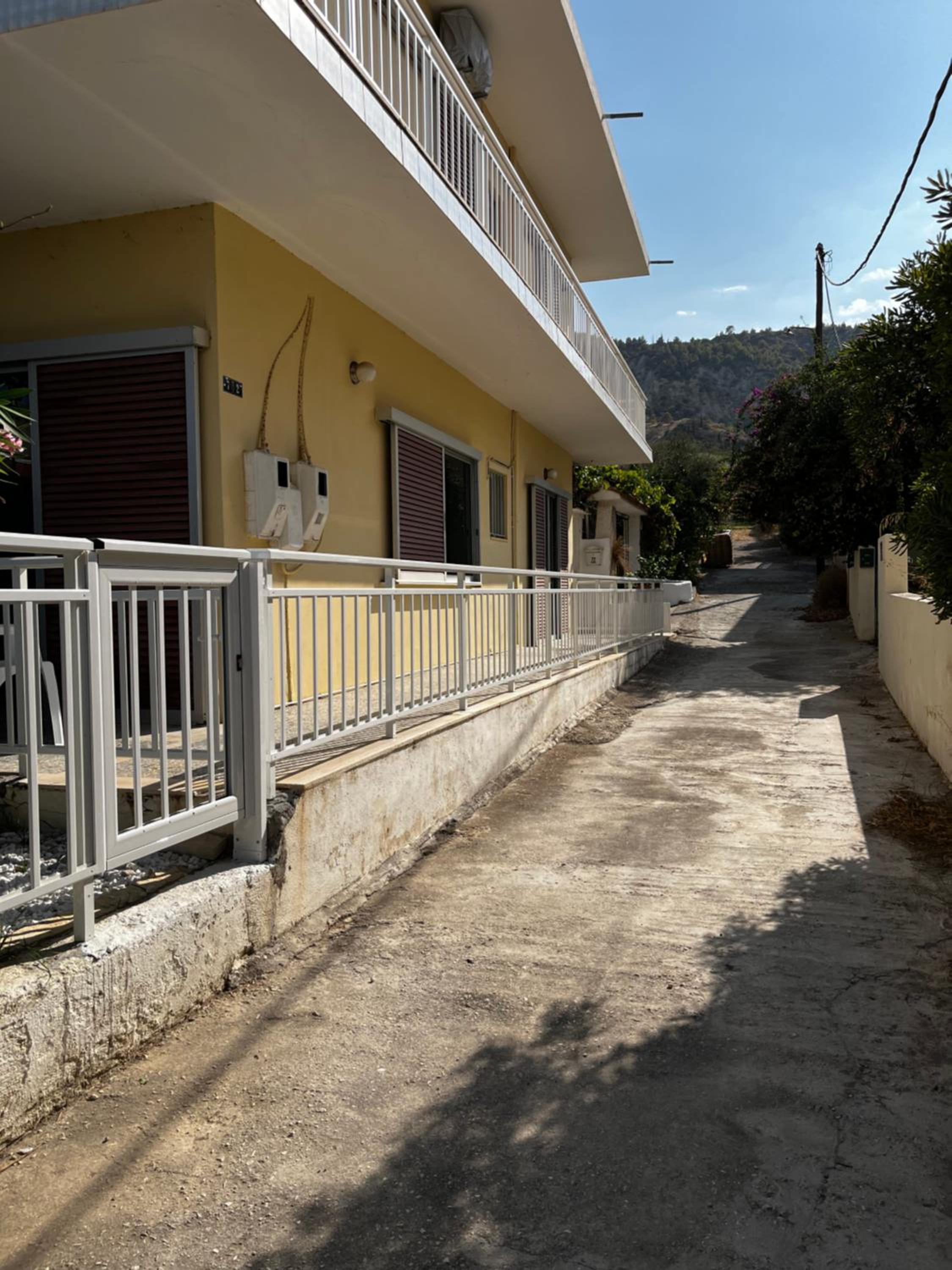 One-Bedroom Apartment with Balcony photo 3