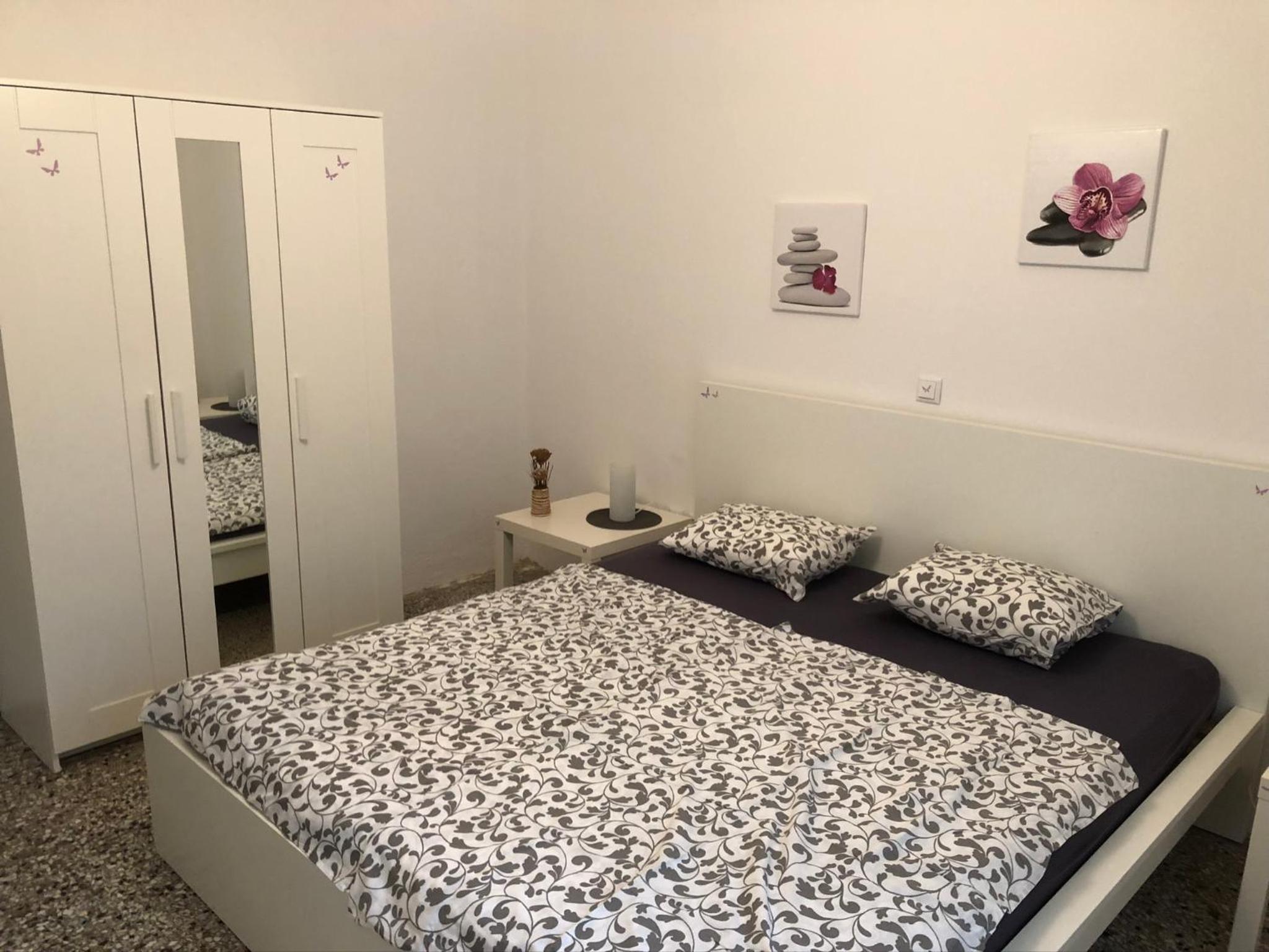 One-Bedroom Apartment with Balcony photo 1