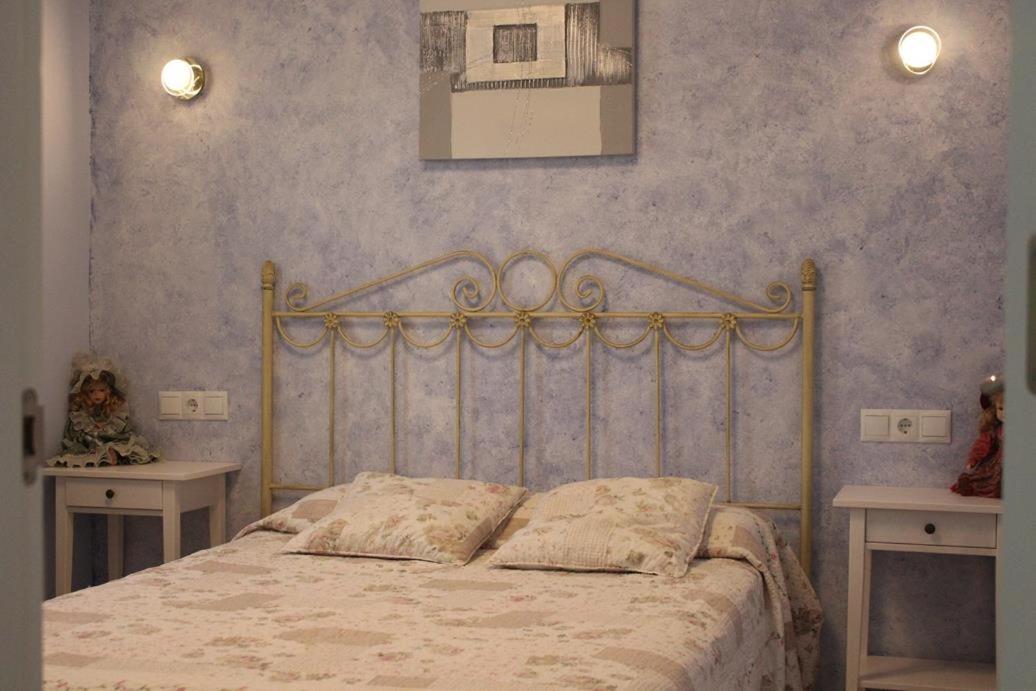 Two-Bedroom House - Photo 1