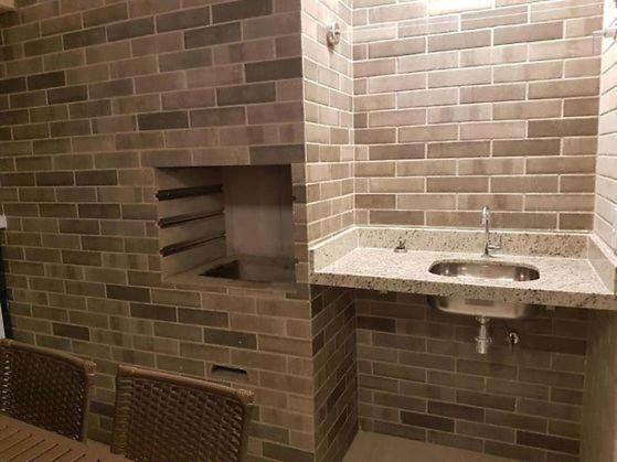 Deluxe One-Bedroom Apartment with City View photo 1