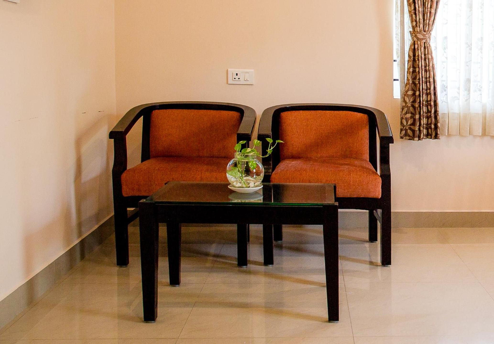 Deluxe Double Room with Balcony - Photo 2