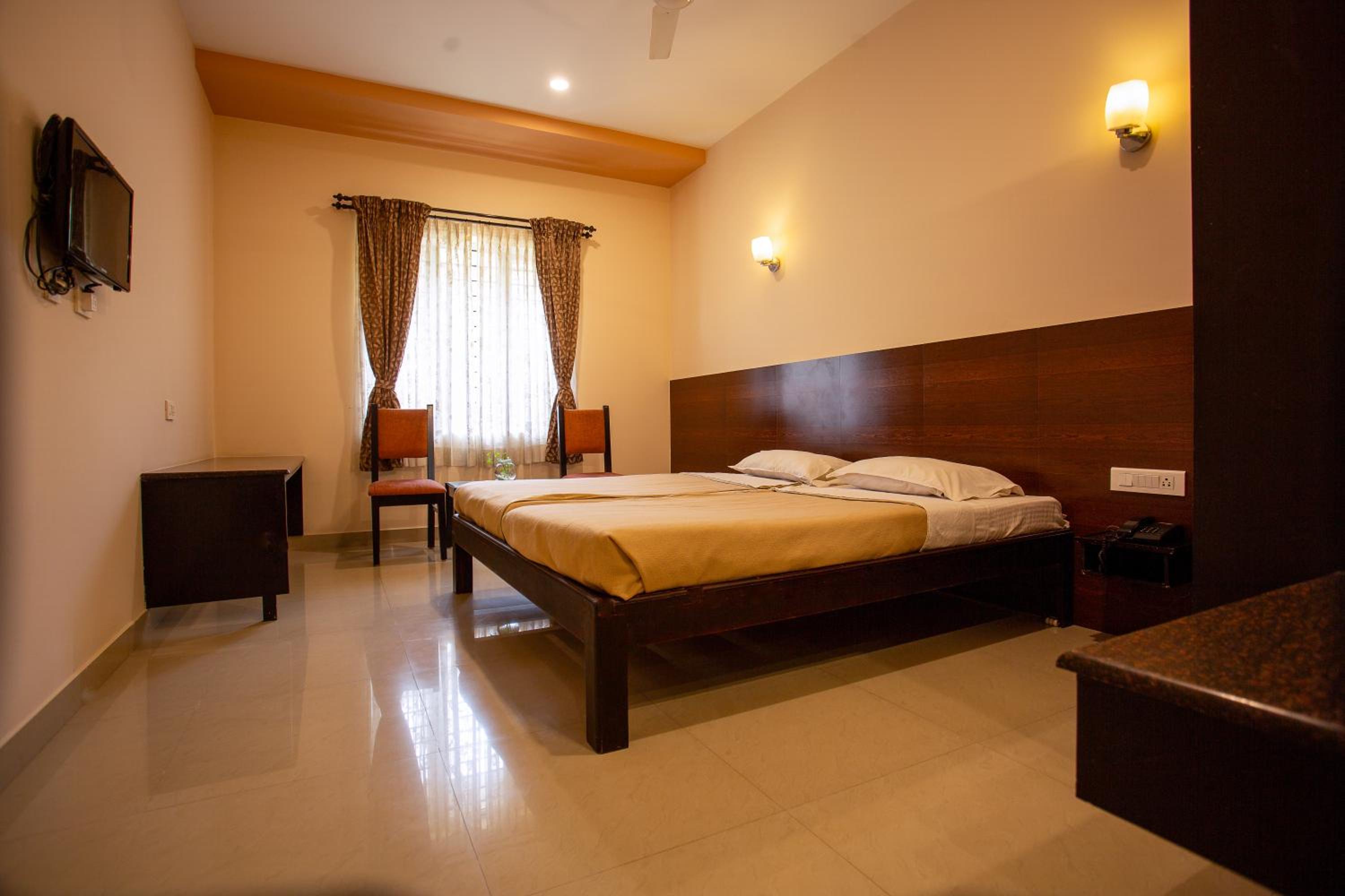 Standard Double Room - Photo 5