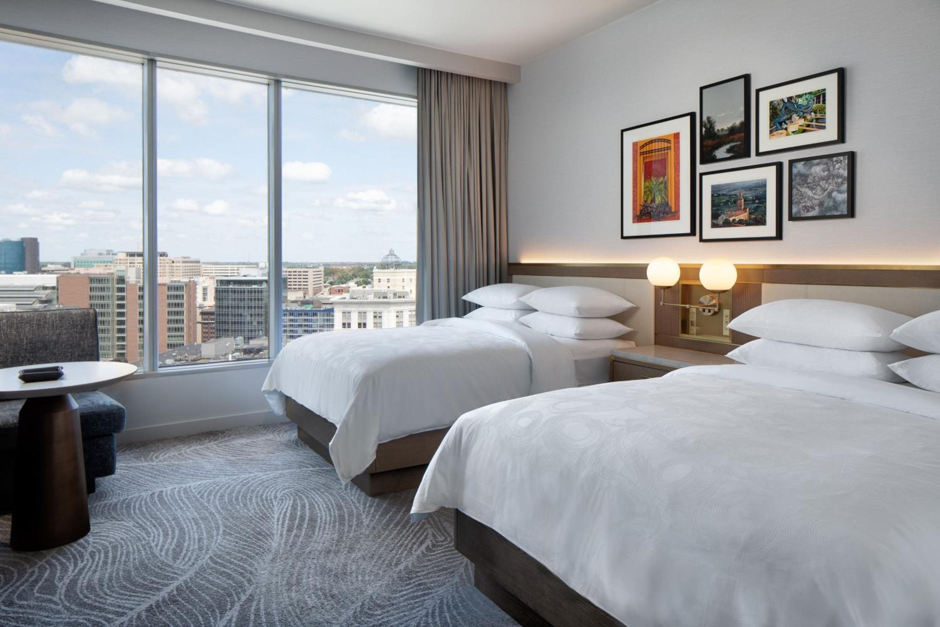 Queen Room with Two Queen Beds and City View - Concierge Level - Photo 6