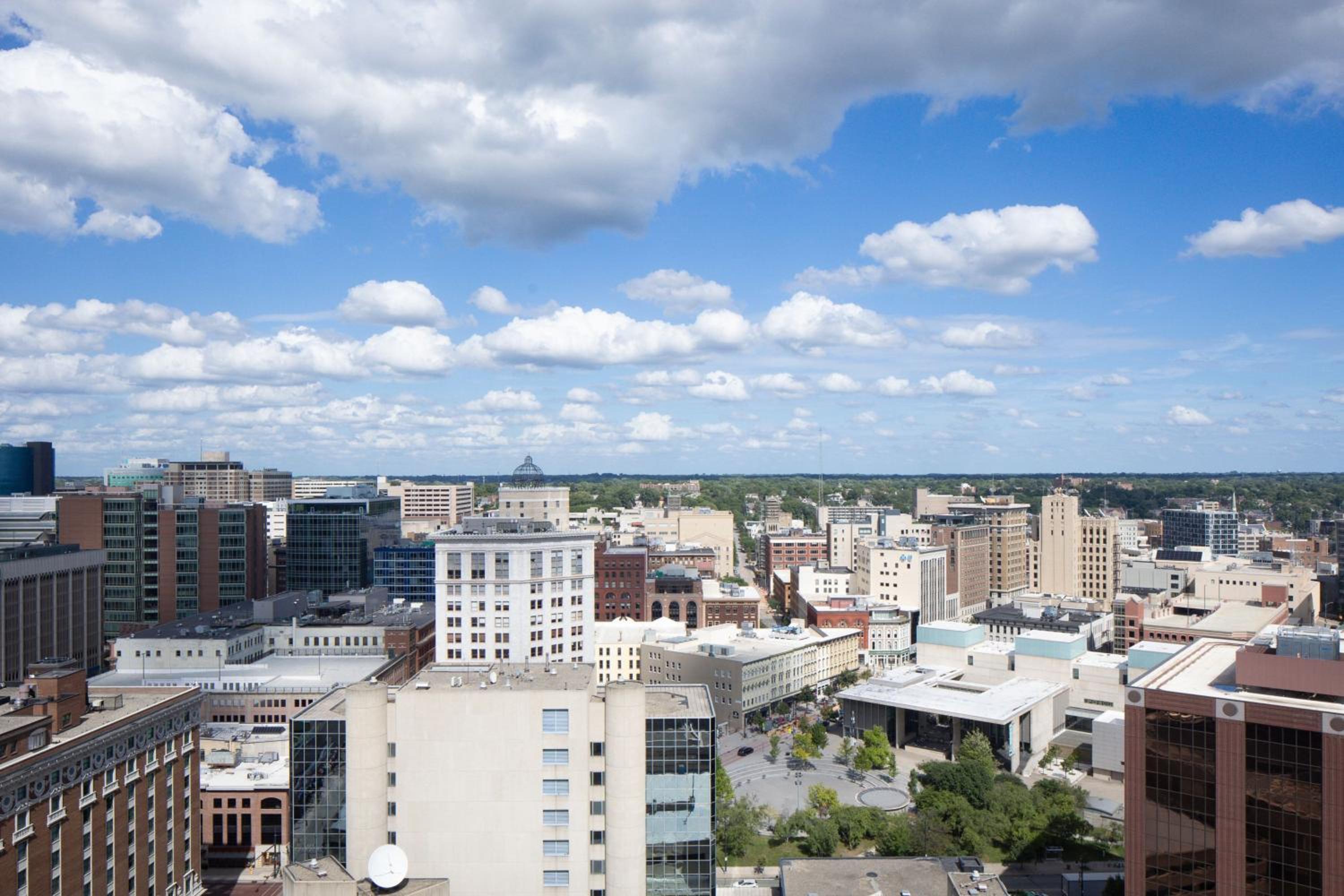 Club Level King Or Queen Room With City View
