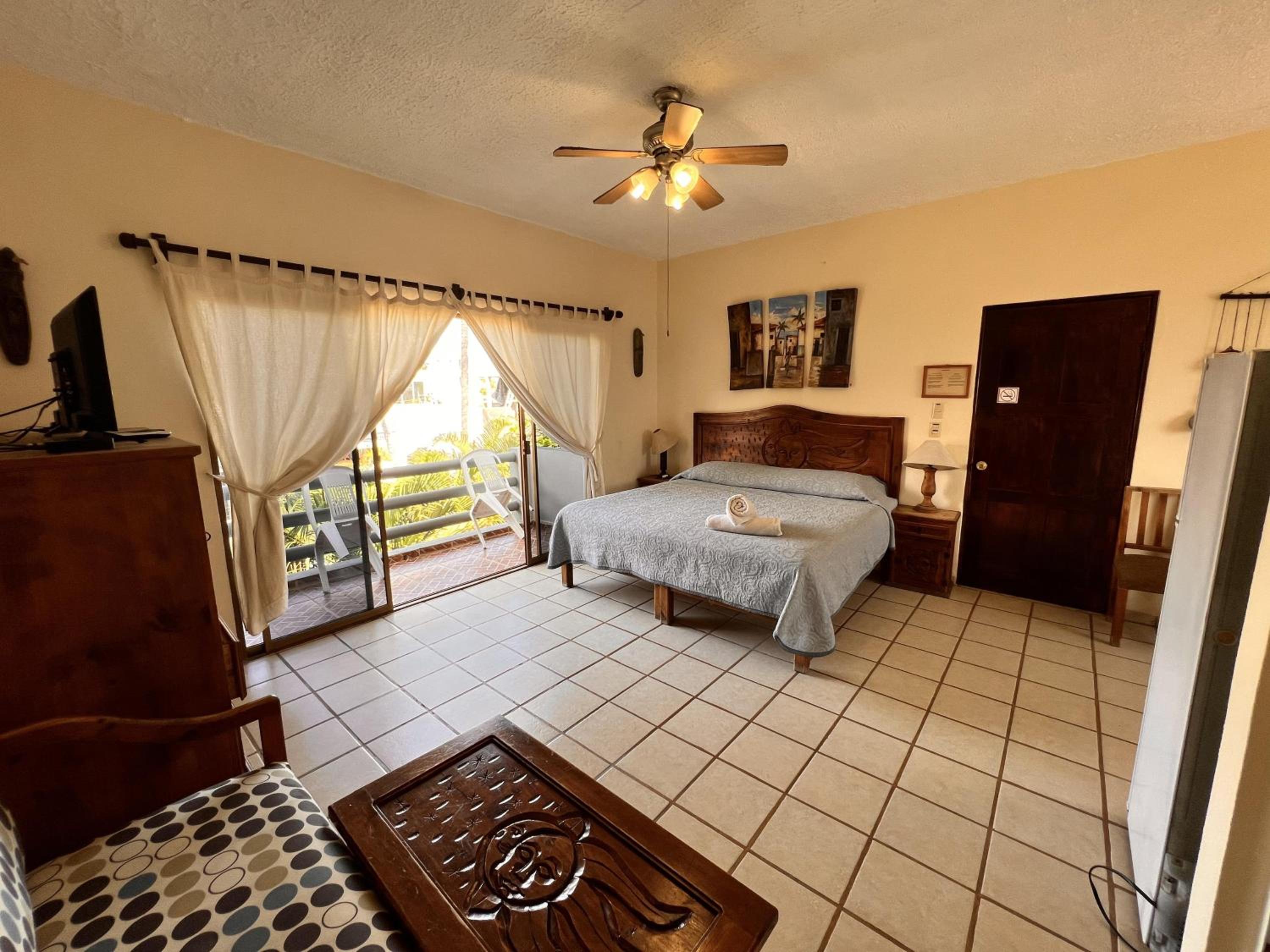 Superior King Suite - Photo 2