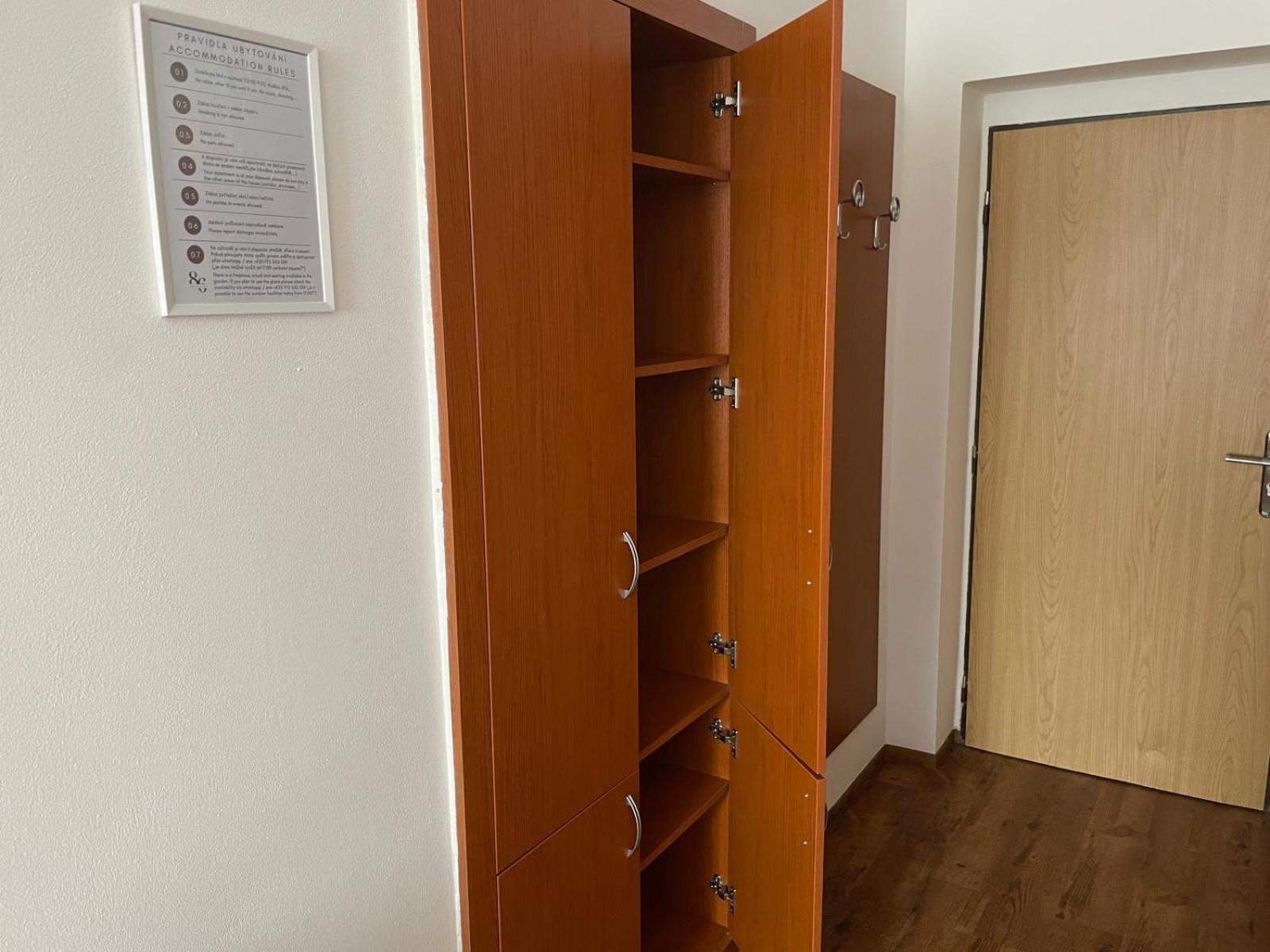 Twin Room with Private Bathroom photo 2