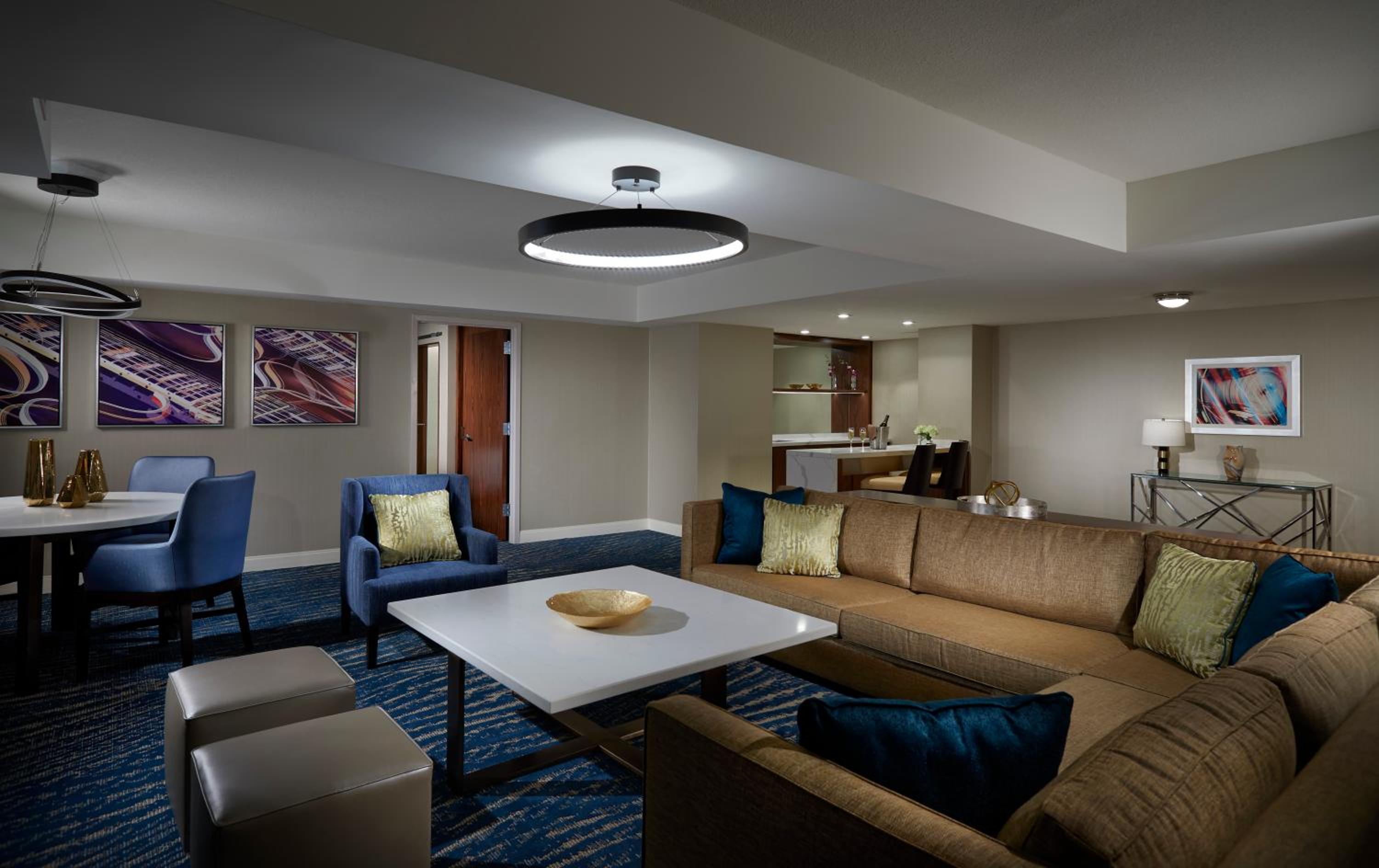 South Tower Fillmore Suite - Photo 1