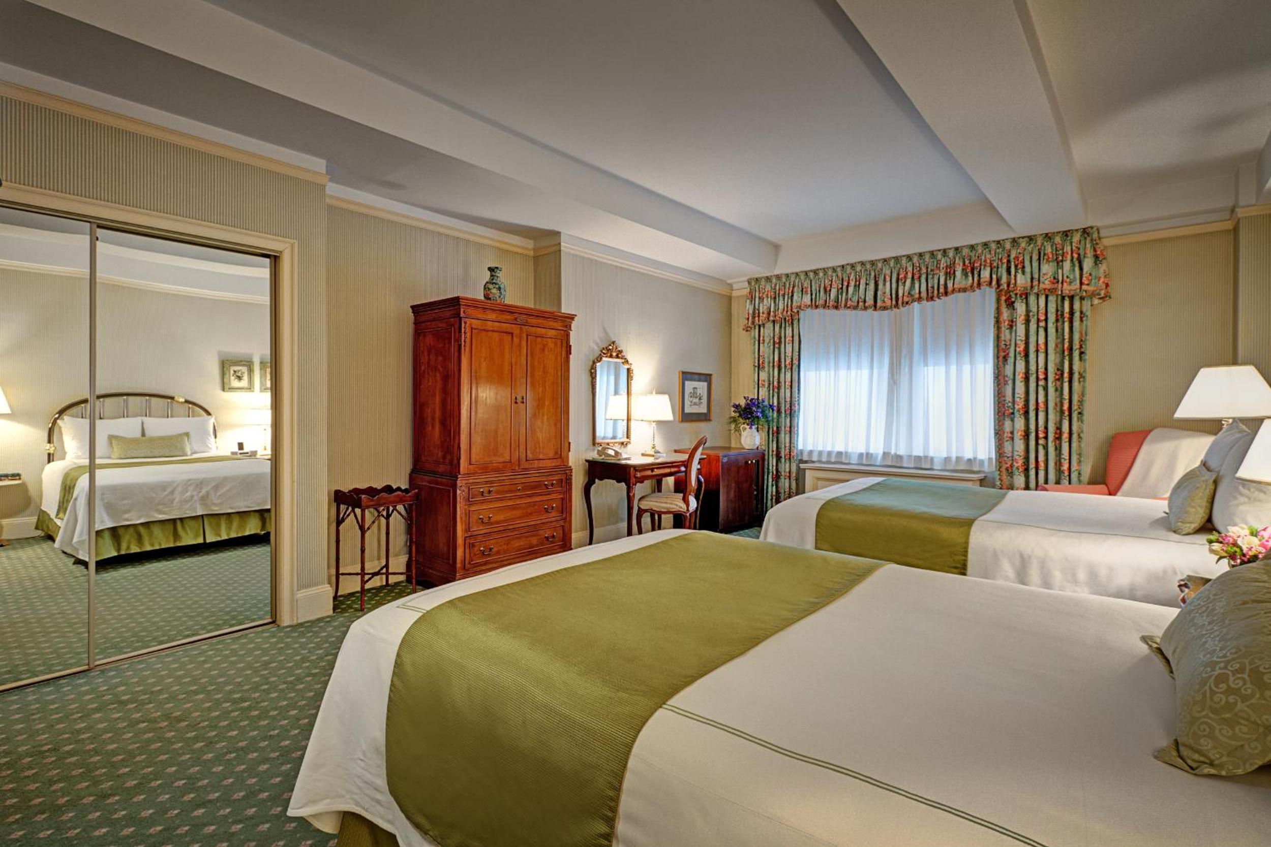 Deluxe Double Room With Two Double Beds photo 3