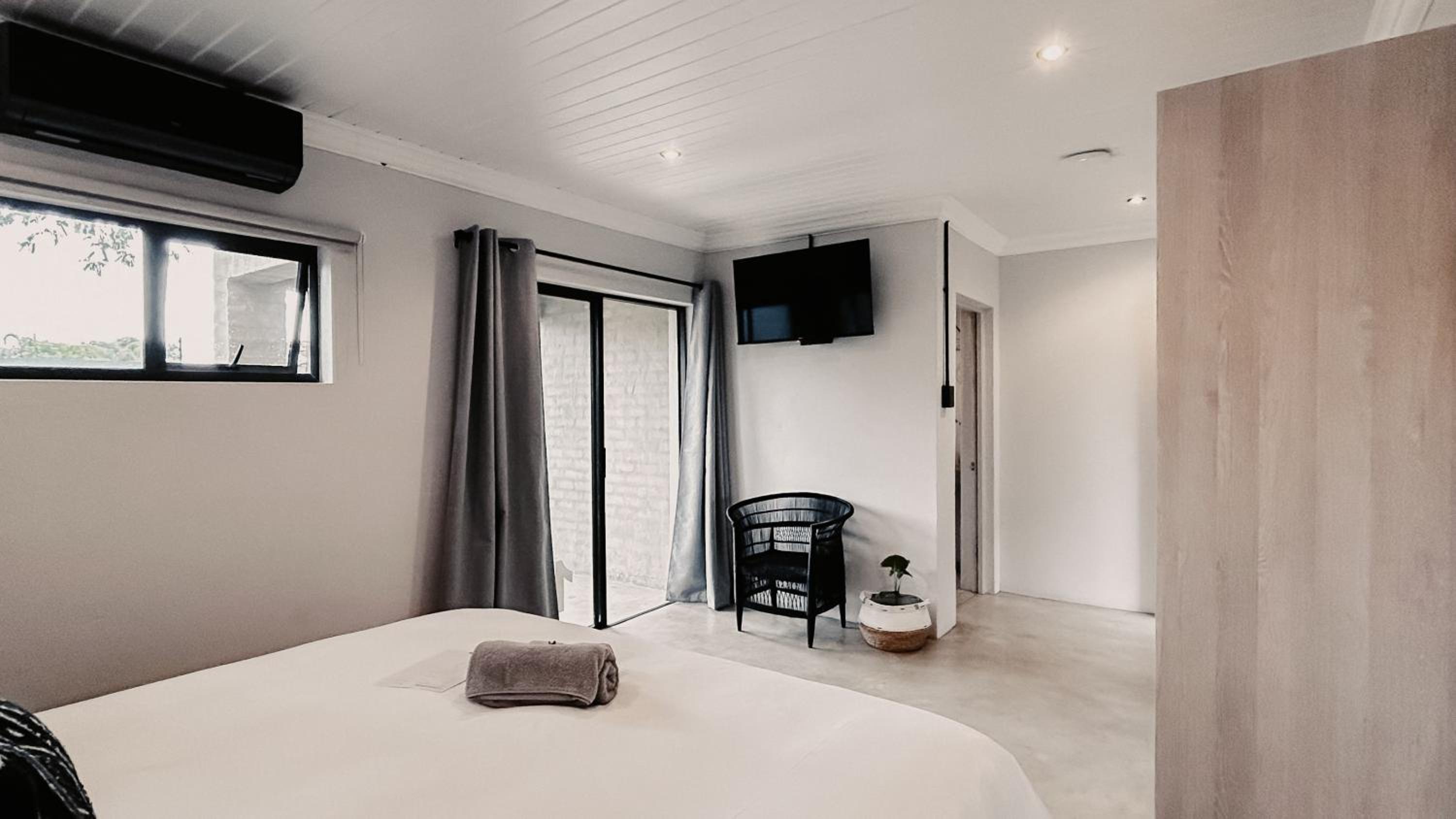 Deluxe King Room photo 1