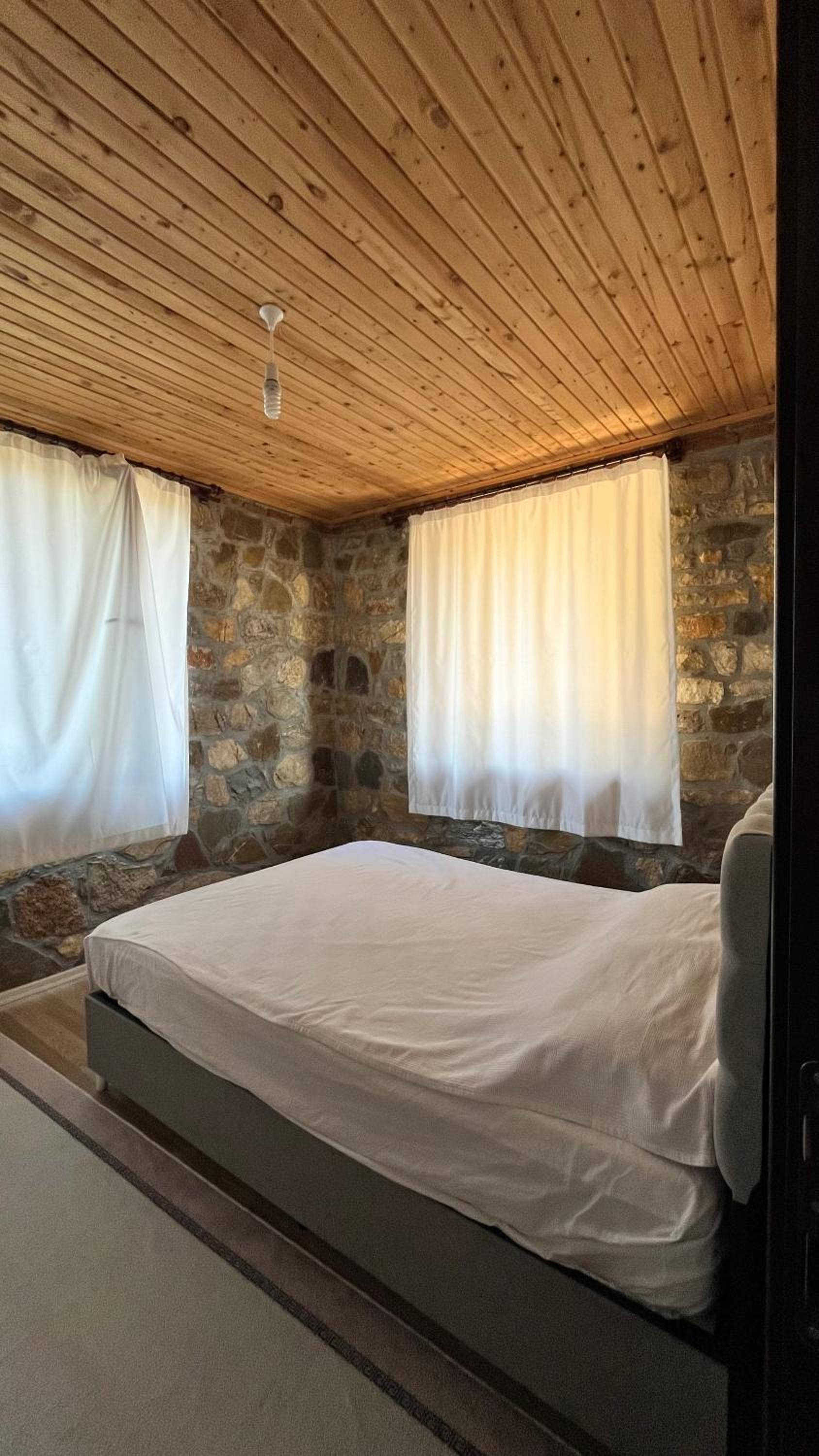 One-Bedroom House photo 1