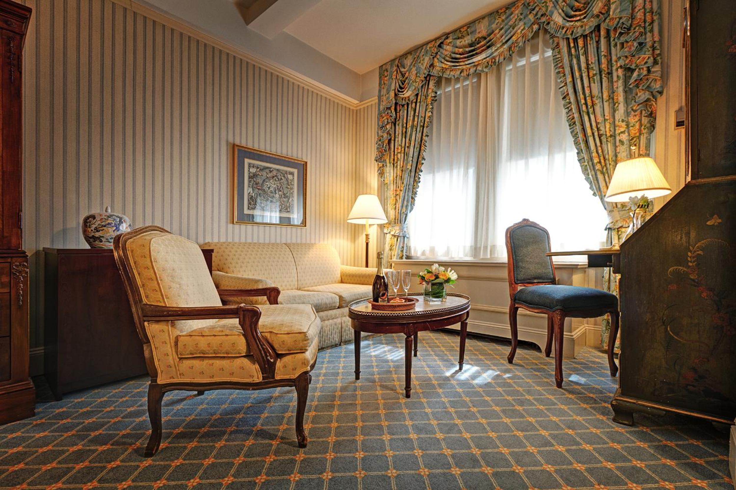 Deluxe Queen Room photo 2