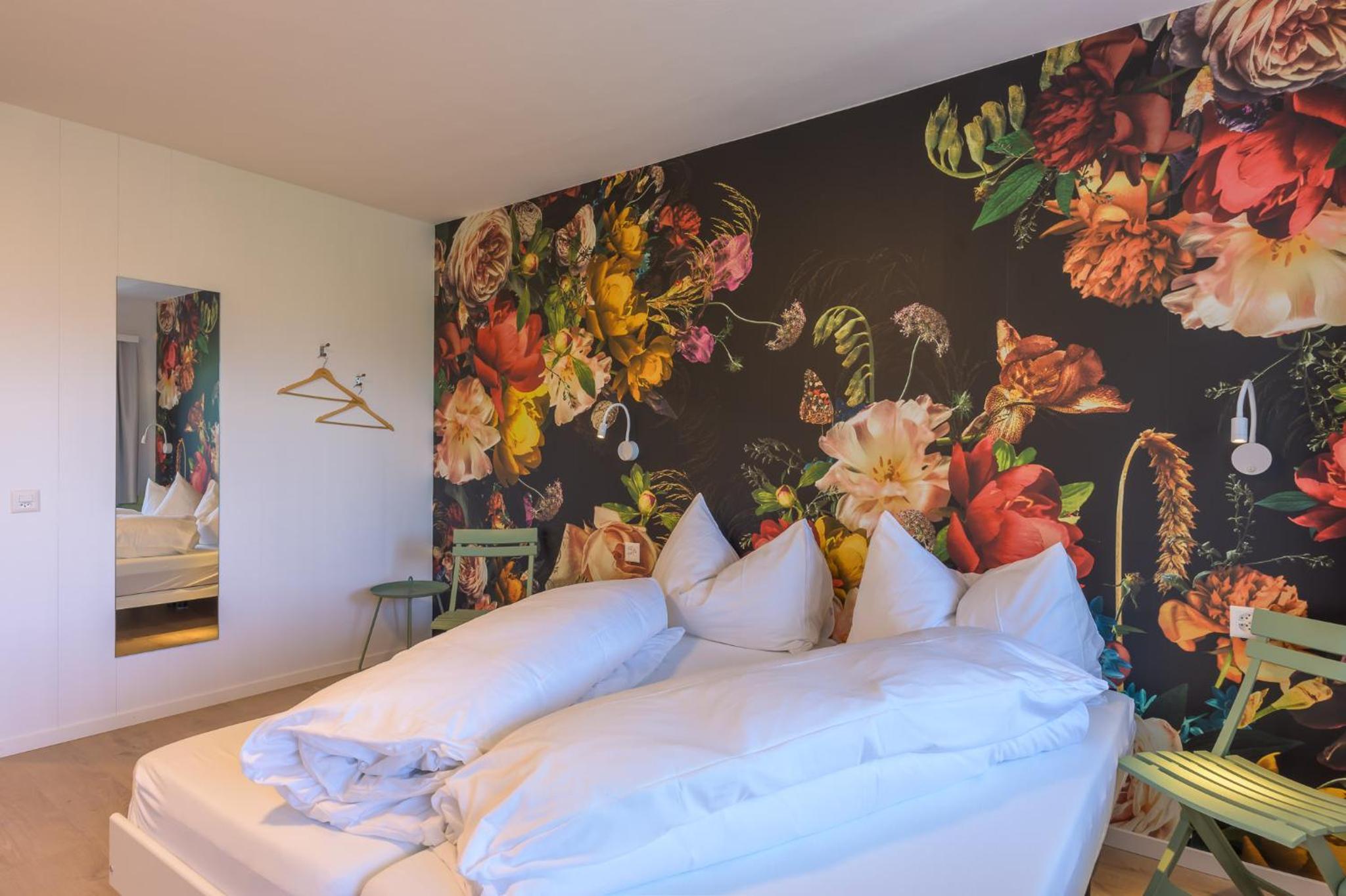 Deluxe Double Room - Photo 11