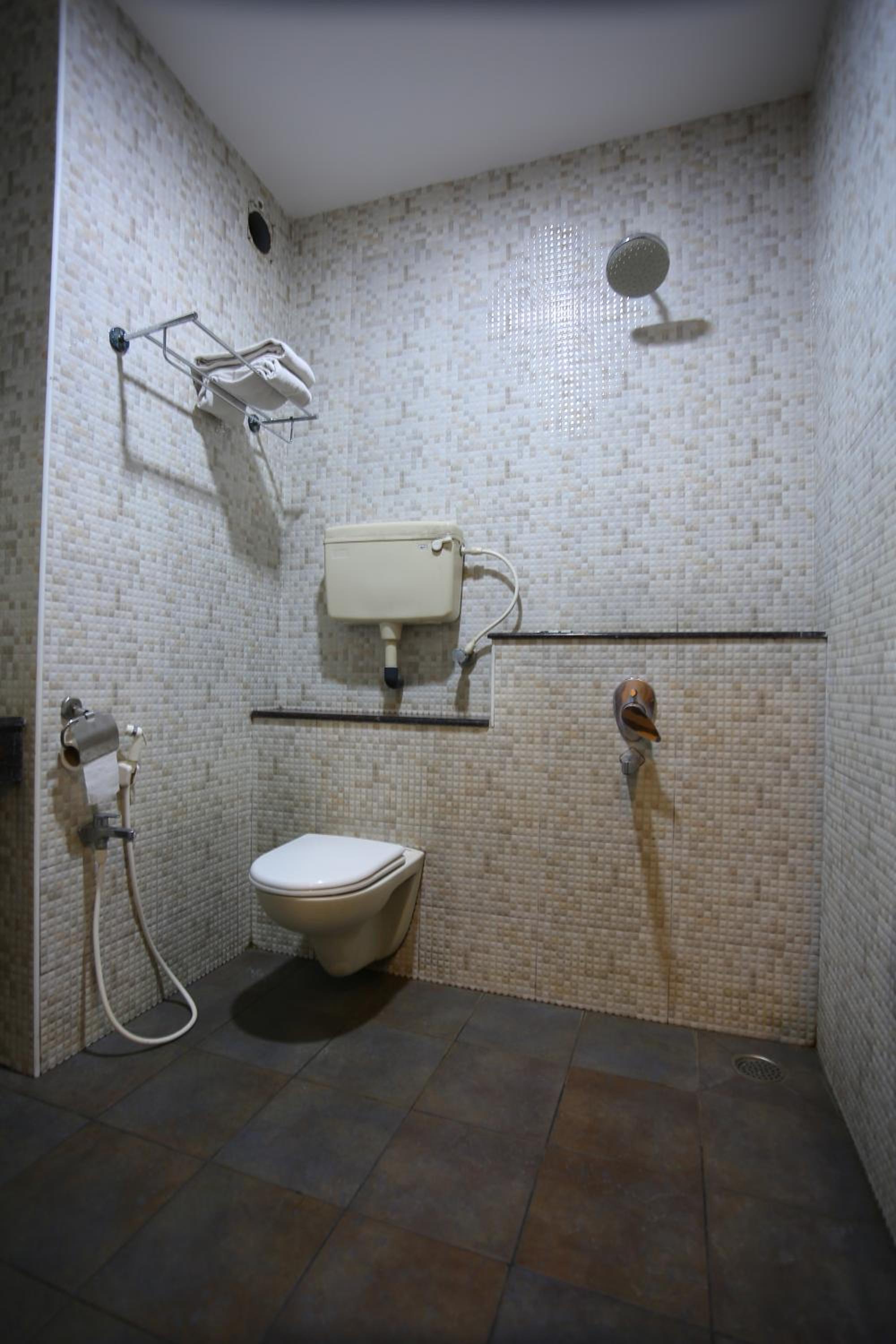 Standard Twin Room - Photo 2