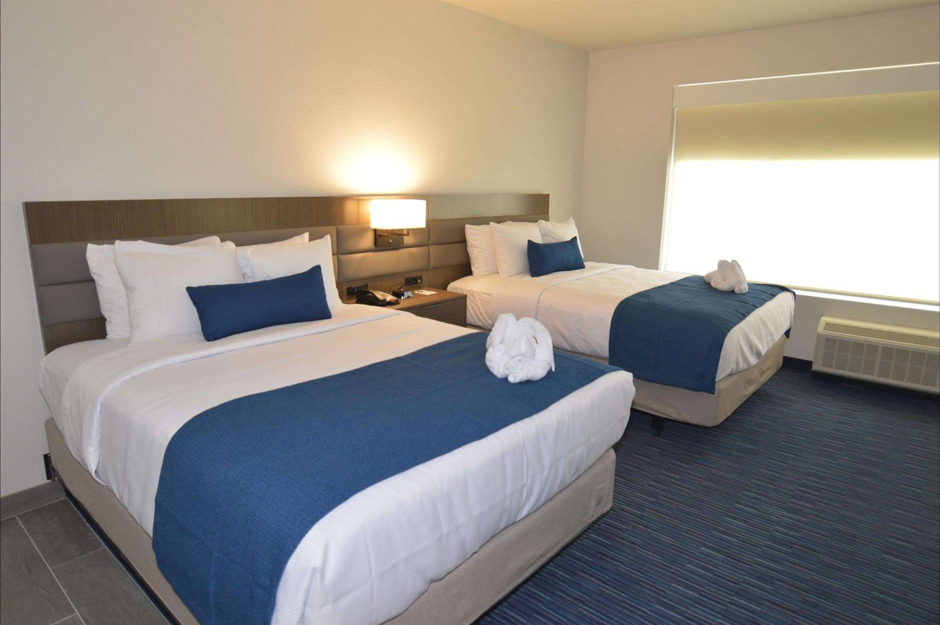 Queen Suite with Two Queen Beds