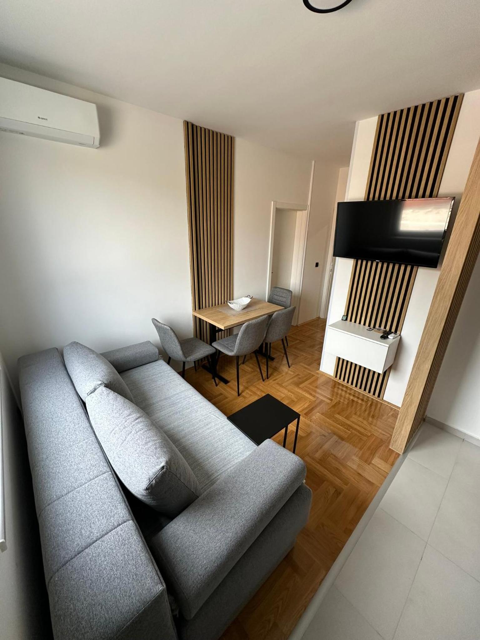 One-Bedroom Apartment photo 2