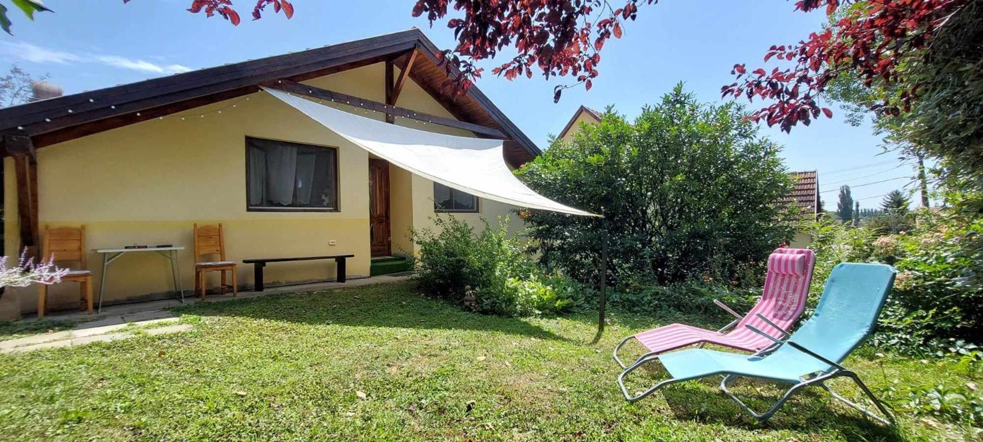 One-Bedroom Apartment with Garden photo 3