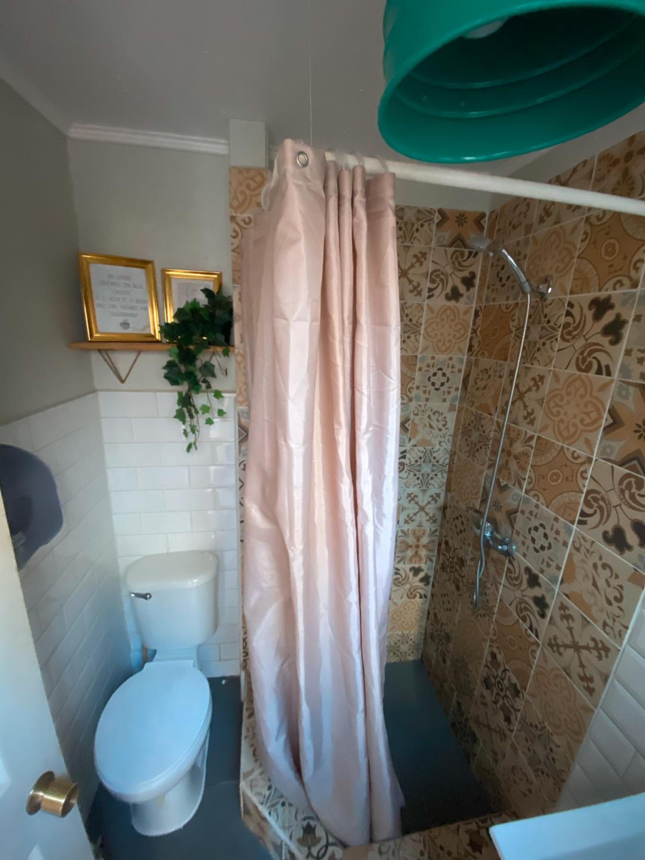 Double Room with Shared Bathroom photo 3