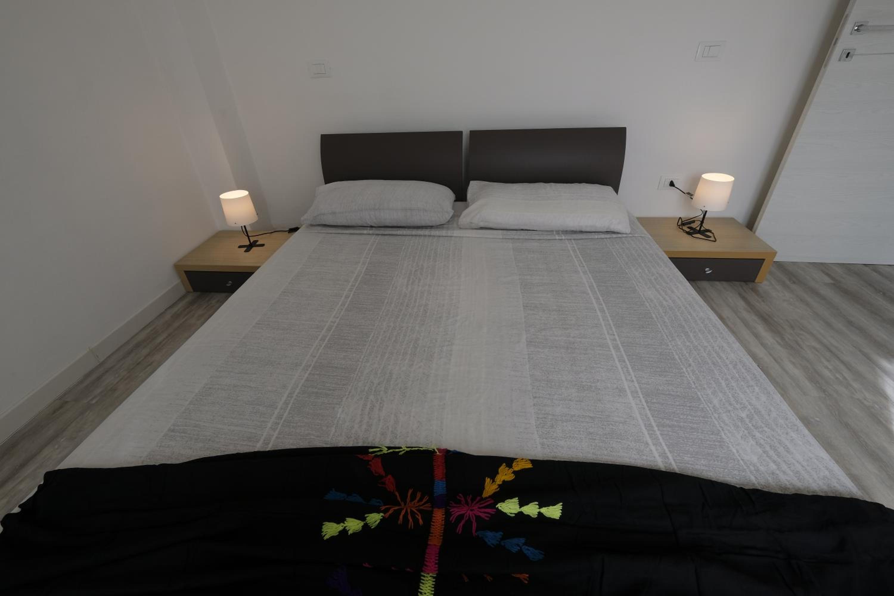Queen Room photo 2