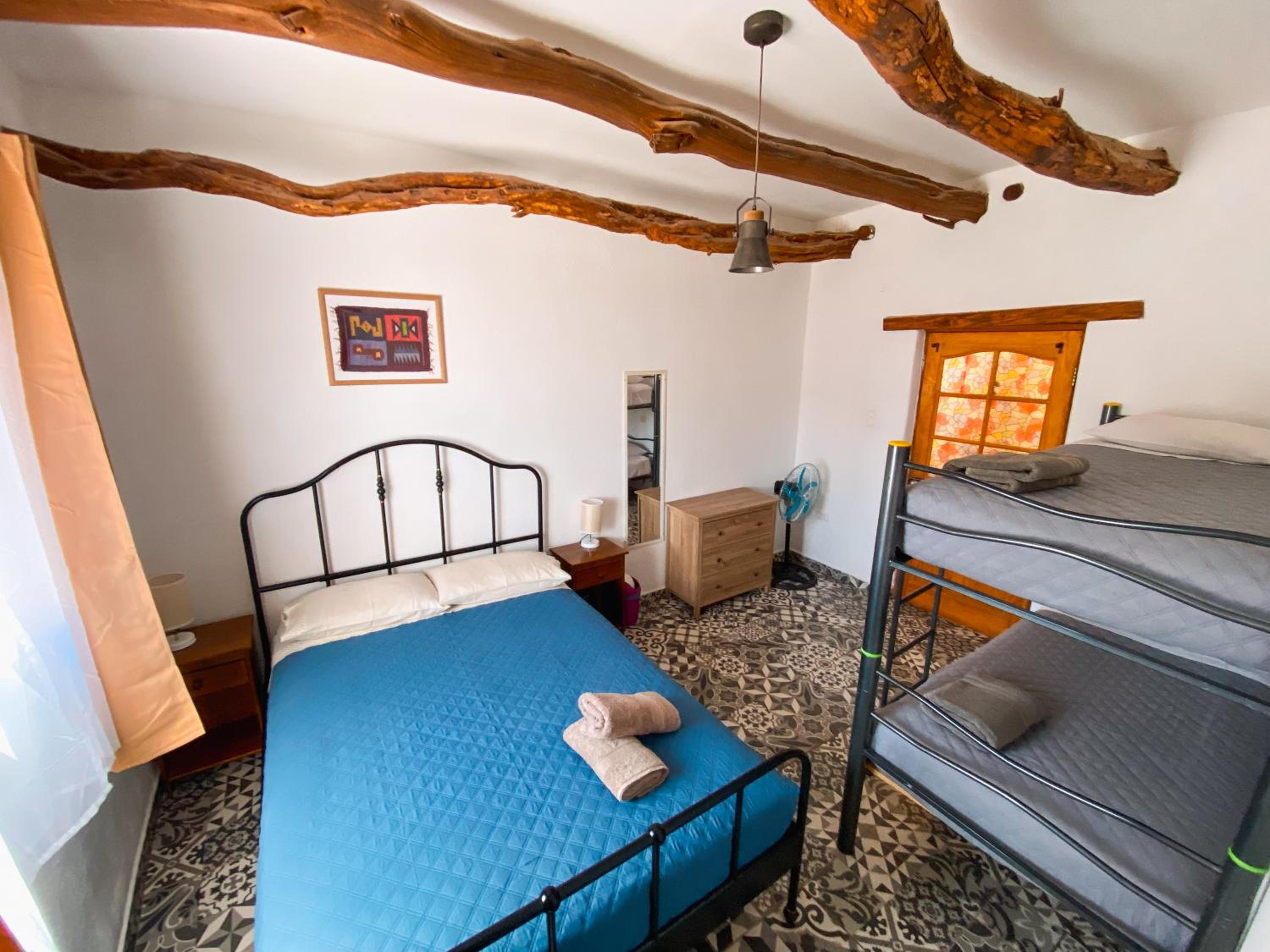 Quadruple Room with Private Bathroom photo 1