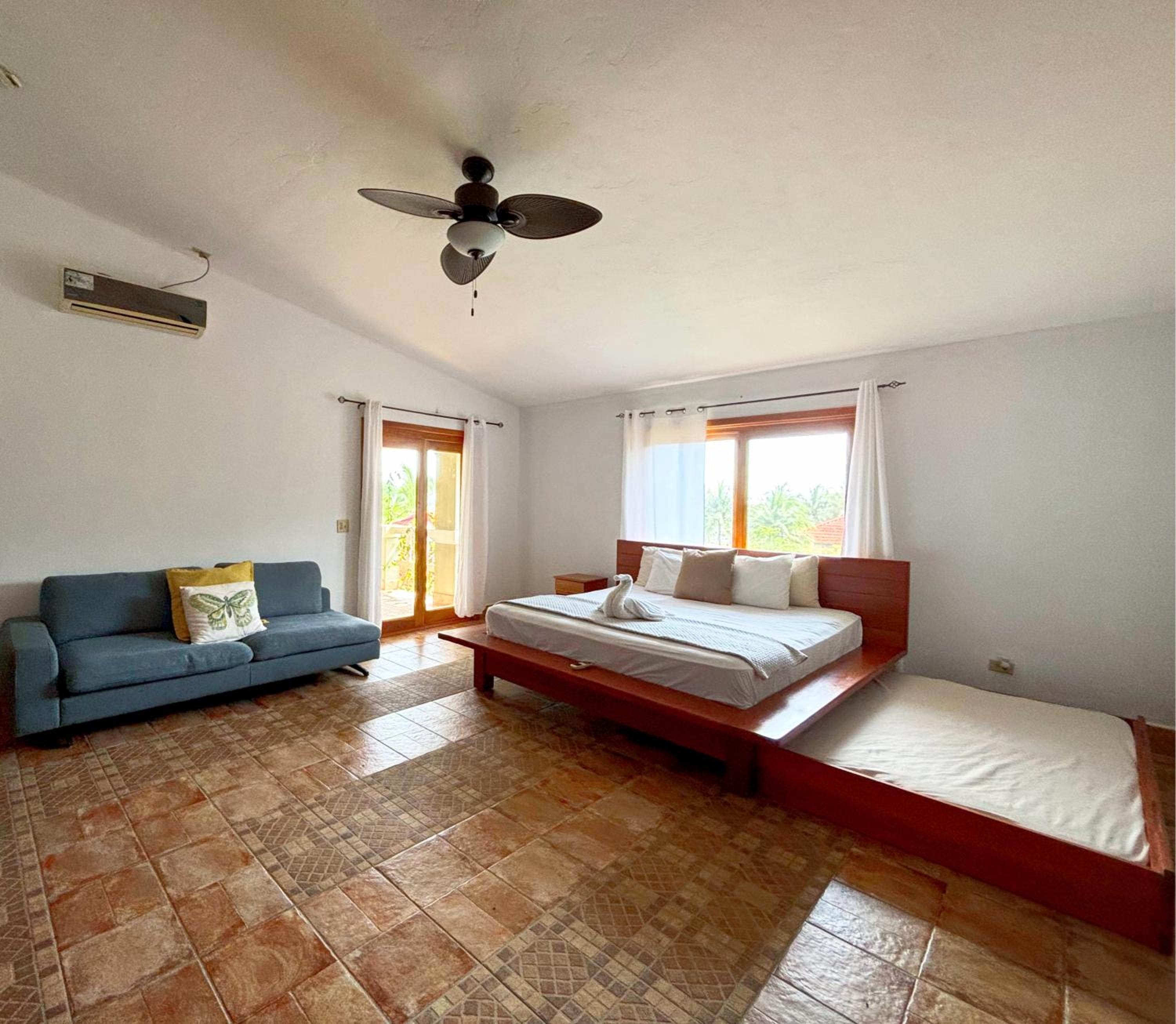 King Room with Balcony photo 3