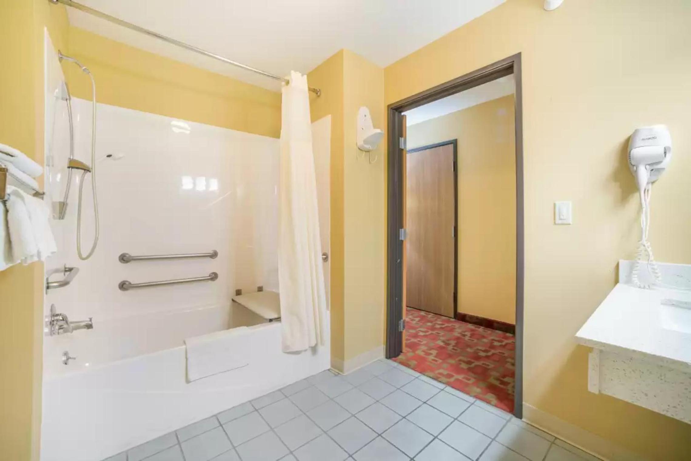 Standard Room with Two Double Beds - Accessible/Non-Smoking