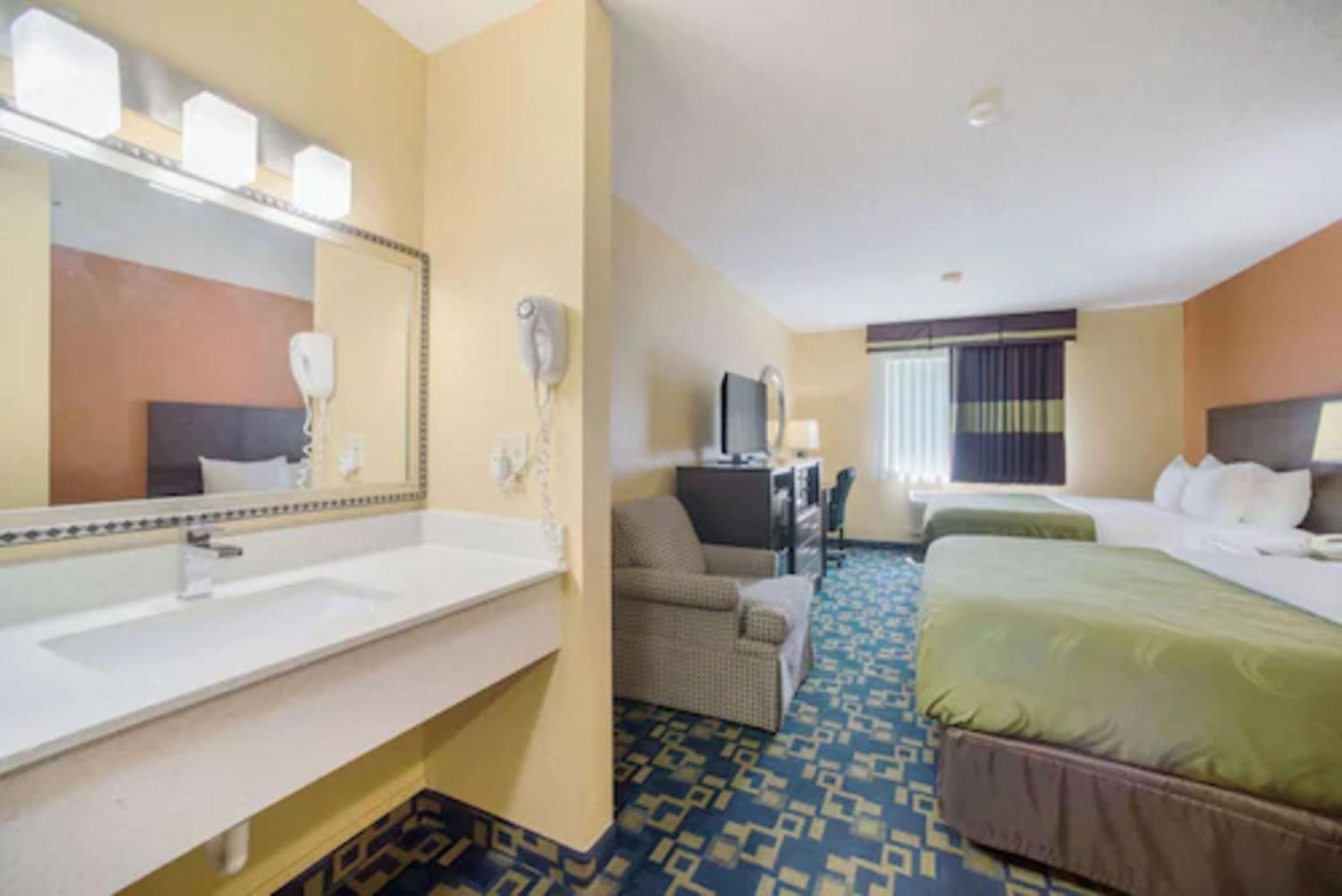Queen Room with Two Queen Beds - Non-Smoking