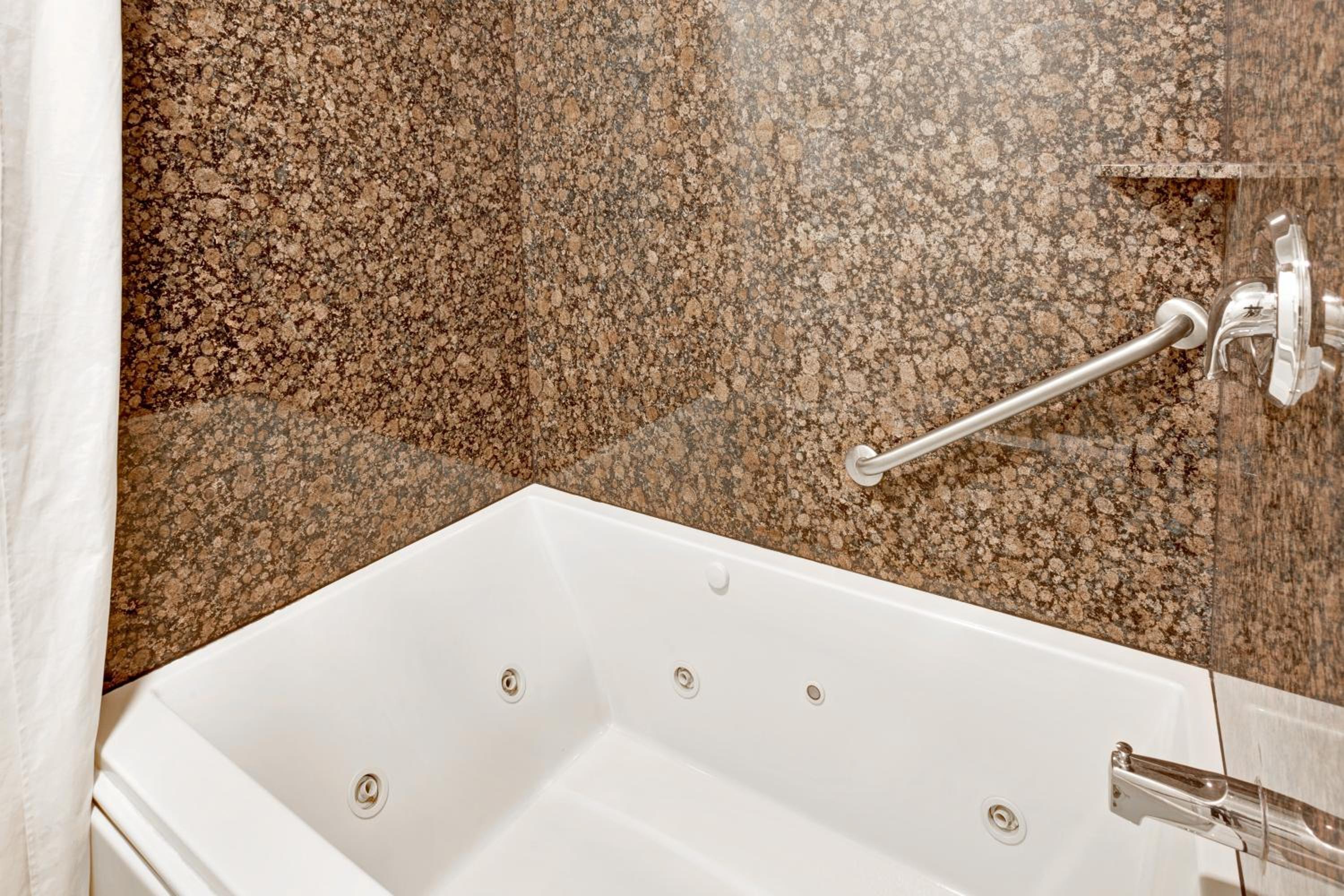 Deluxe King Studio Suite - Non-Smoking - Photo 3